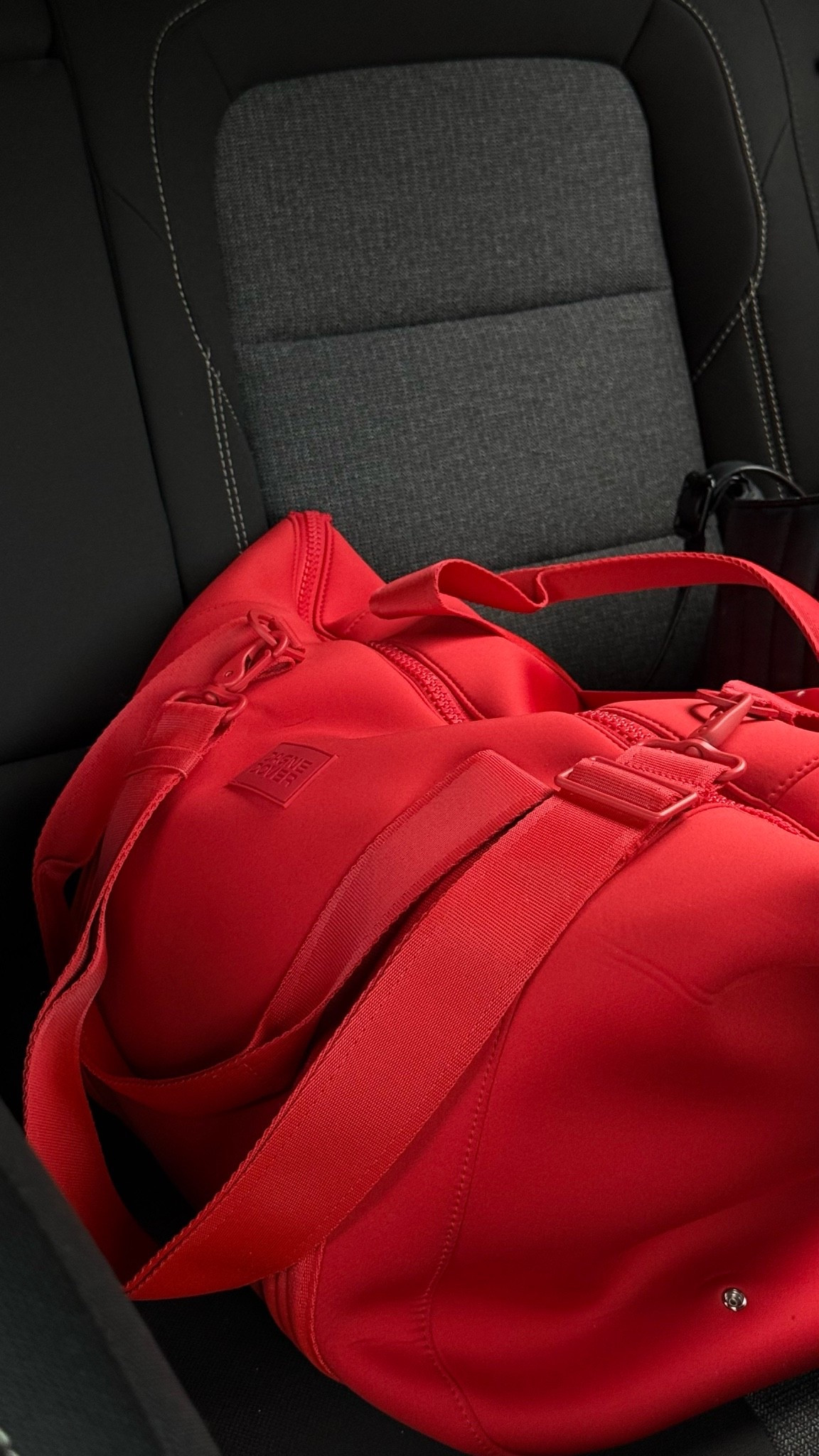 The best weekender bag ❤️ comes in several sizes and colors

#LTKgrwm #LTKdayinmylife #LTKootd