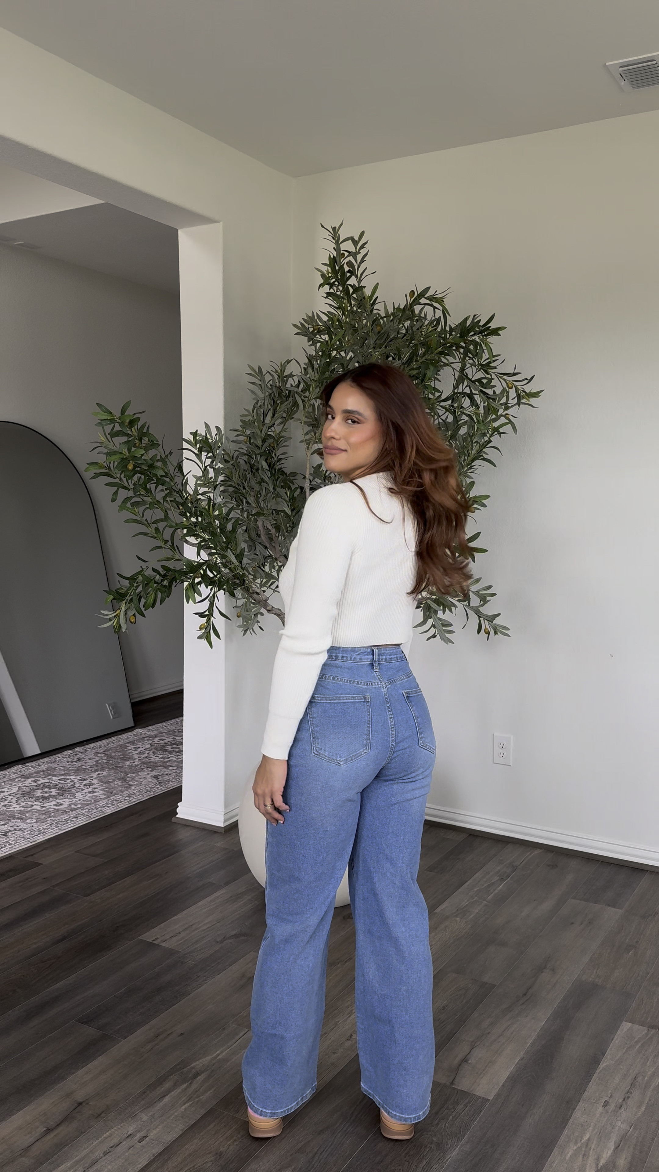 These jeans!!! Ordered a size medium and I’m typically 6-8 in jeans 💖

#LTKStyleTip #LTKFindsUnder50 #LTKWatchNow