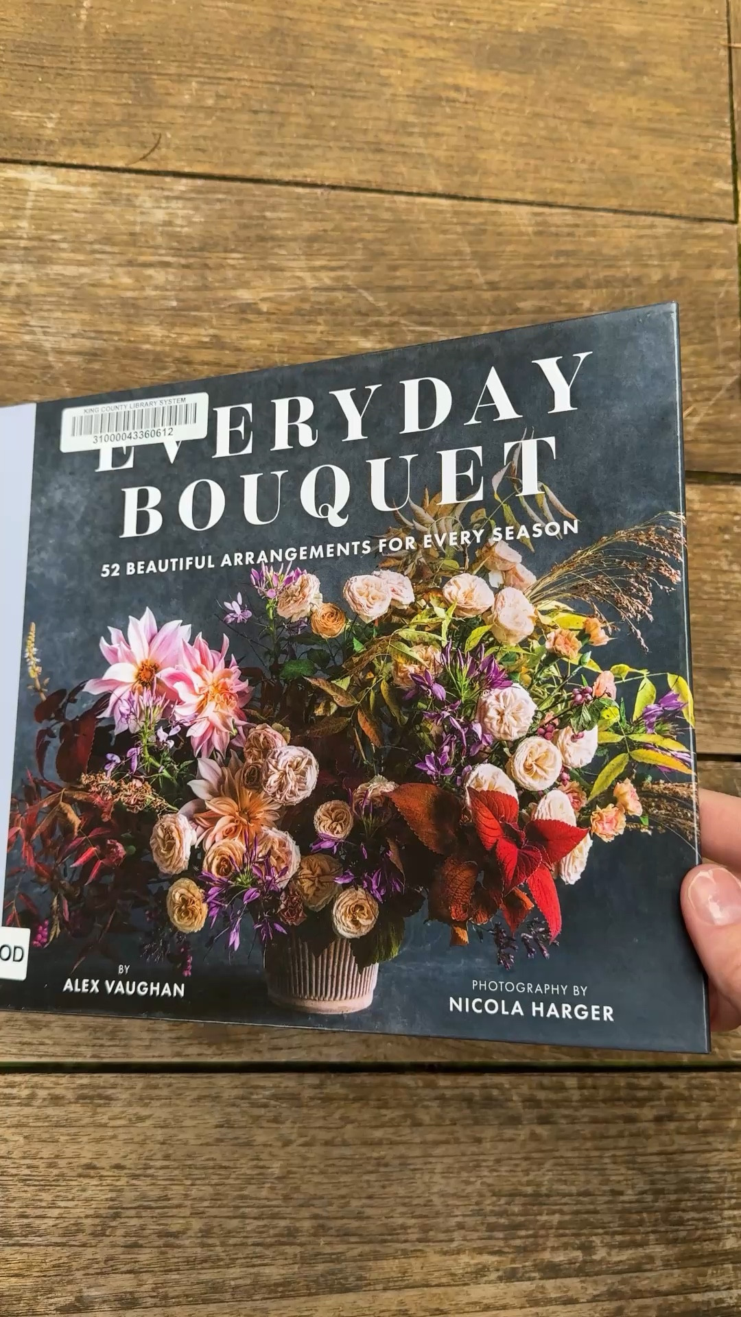 Book Preview: Everyday Bouquet: 52 Beautiful Arrangements for Every Season (2024) 

