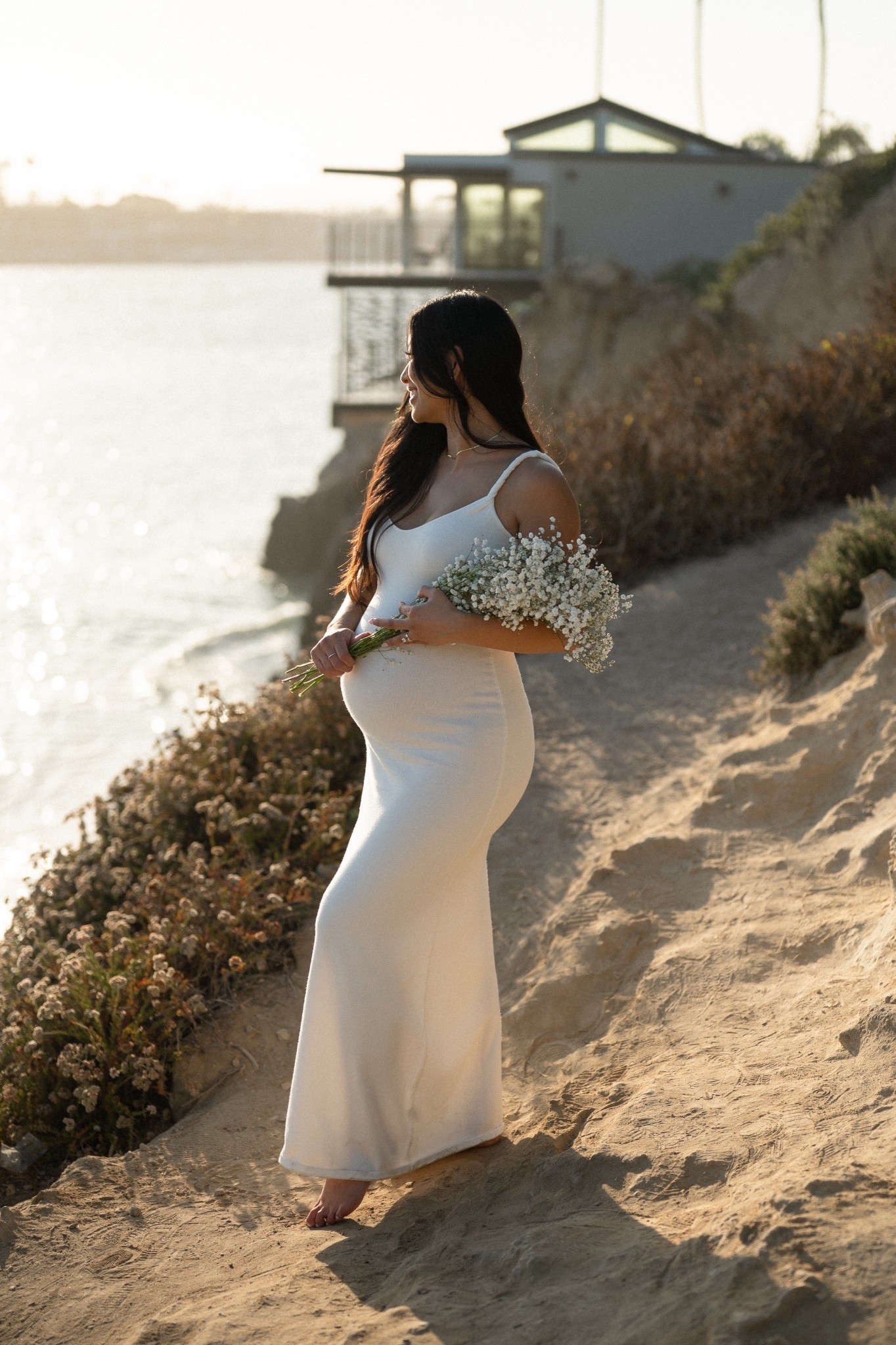 Maternity photos 🤍 this dress is sooo comfy. I loved it so much I got it in two different colors 
#maternityshoot #maternityphotos

#LTKBump #LTKFindsUnder100