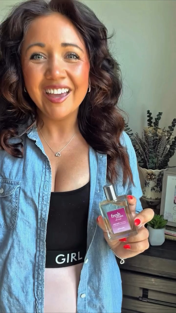 Cloud-like softness in a fragrance ☁️✨ 

I’ve been wearing the new Fresh Cream Silk Cloud eau de parfum from @lovephilosophy and it truly smells like comfort in a bottle. It’s warm, airy, cozy, and feminine without being overpowering like the kind of scent you want to wear every single day 👏🏼

I love that it layers soft creamy notes with a light silkiness that lasts all day and feels effortlessly clean and fresh. Perfect for spring, date nights, or honestly just feeling a little extra put together running errands 🤍

If you love soft, comforting fragrances, this one is definitely worth trying!

#perfumetok #fragrancereview #gifted