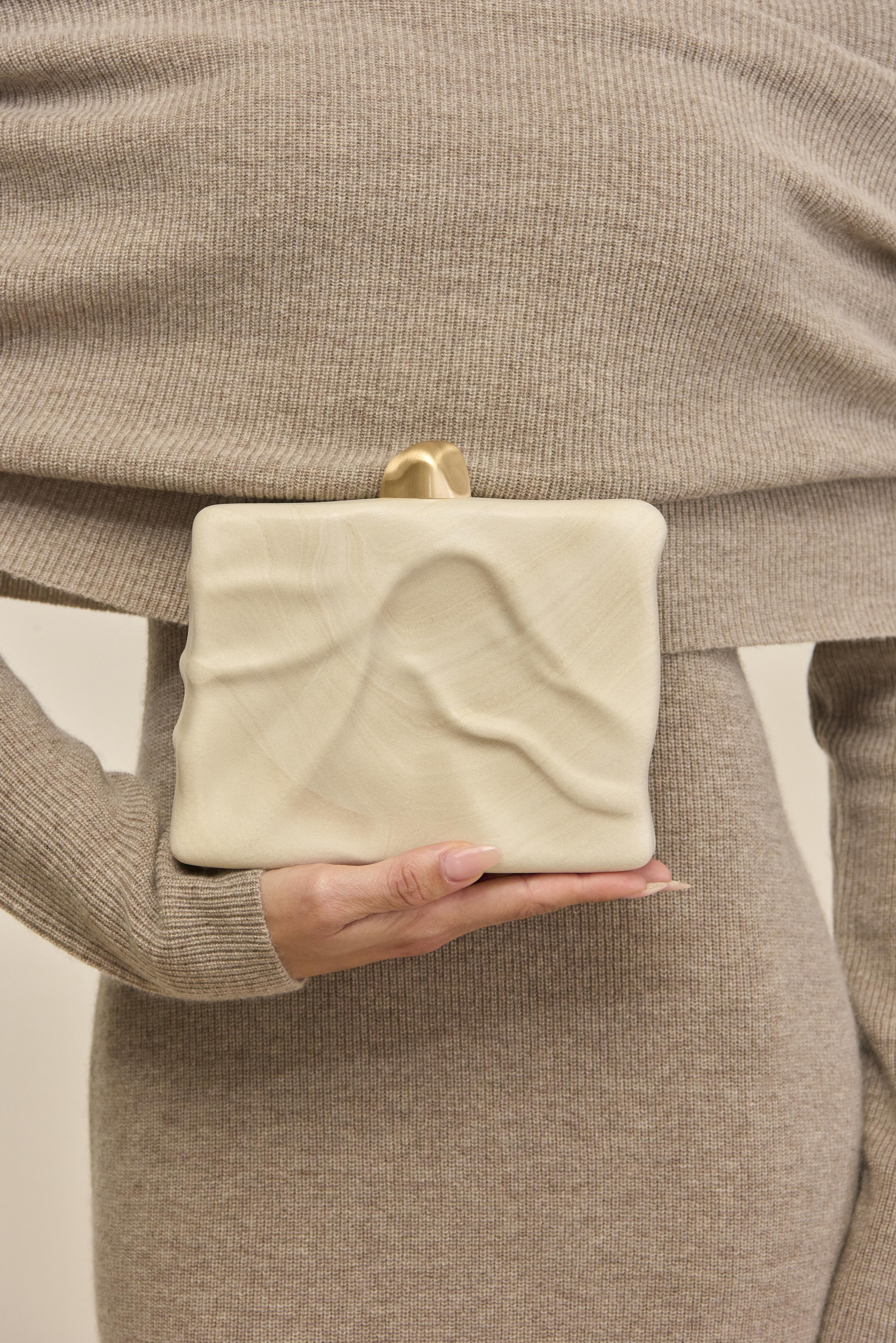 FLYN CLUTCH - TRAVERTINE | Cult Gaia - US