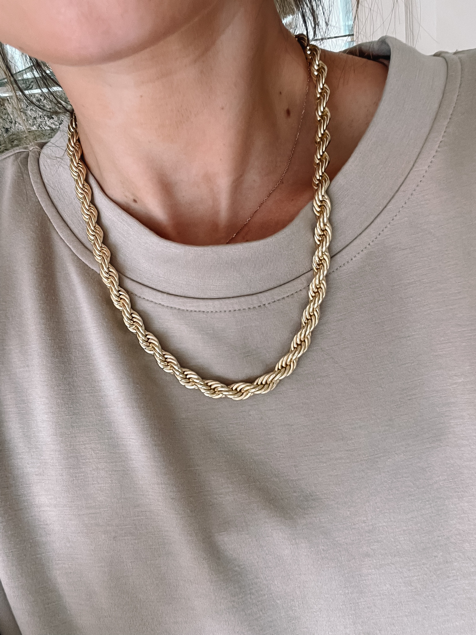 Gold chain Kendra necklace 