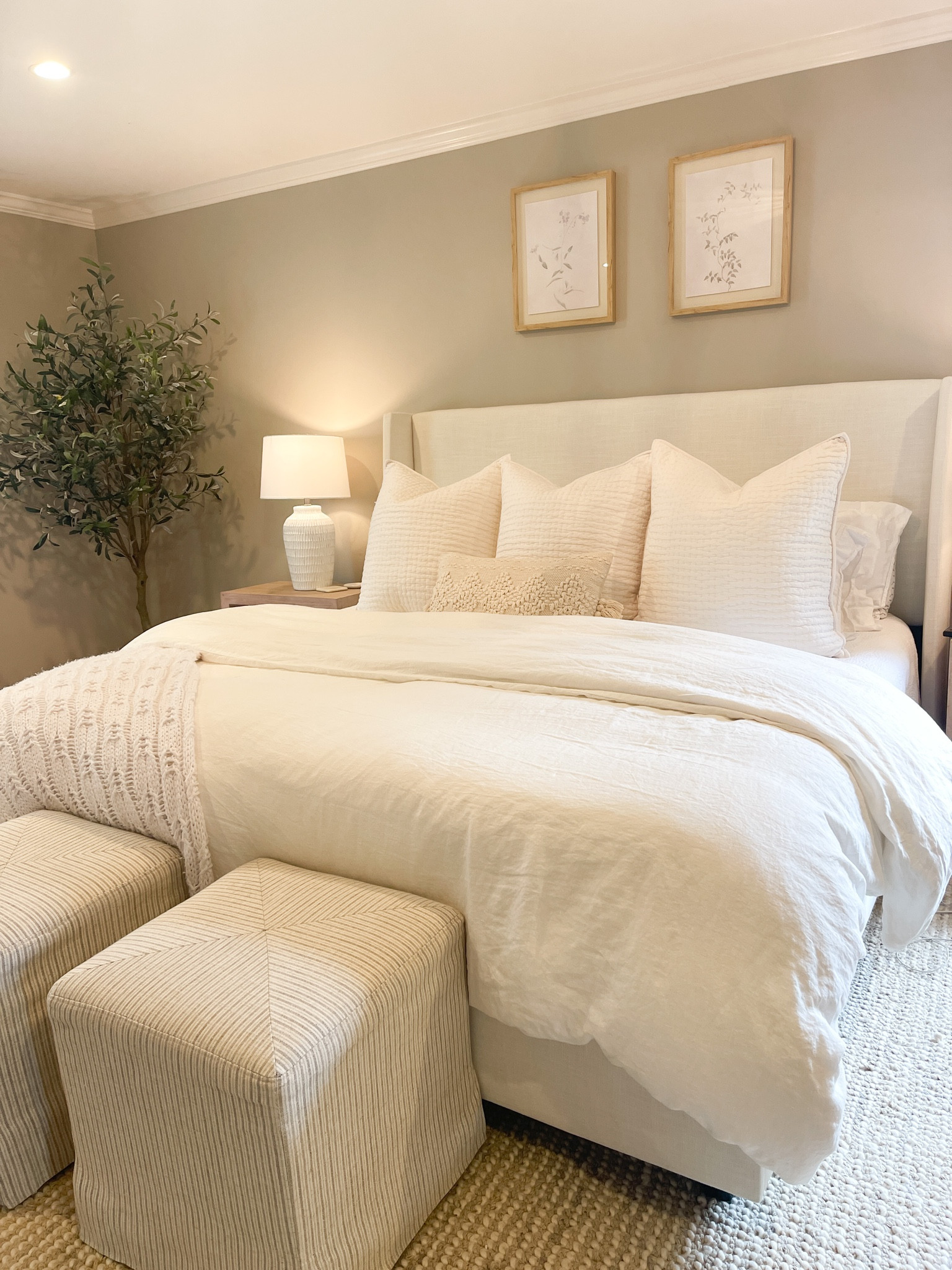 Basically ALL my bedding is on sale right now. nothing better than clean bedding 🙏🏻 my neutral lumbar pillow is on SUPER sale right now at Anthropologie. (Extra 40% off in the cart). Also wanted to share my new linen duvet which I’m obsessed with. Such a great price too! 

#LTKhome #LTKsalealert #LTKunder100