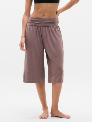 Dream Drape Mid Rise Crop Pant | Athleta
