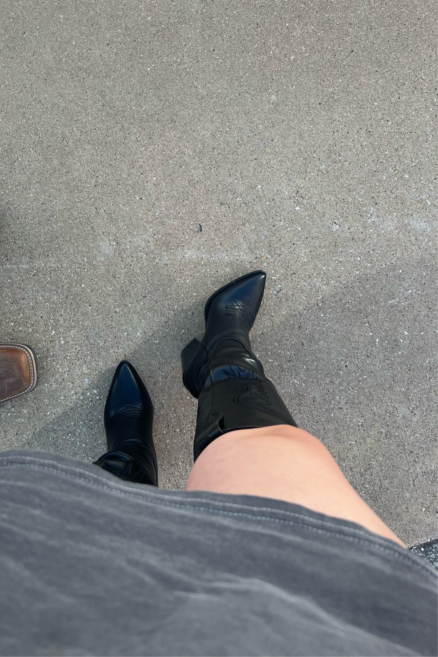 RODEOS & COUNTRY CONCERTS OTW 🤠

AMAZON | AMAZON FINDS | AMAZON BOOTS | COWGIRL BOOTS | BLACK | BLACK BOOTS | HEEL BOOTS | TALL BOOTS | WESTERN | WESTERN OUTFIT

#LTKshoecrush #LTKfindsunder100 #LTKstyletip