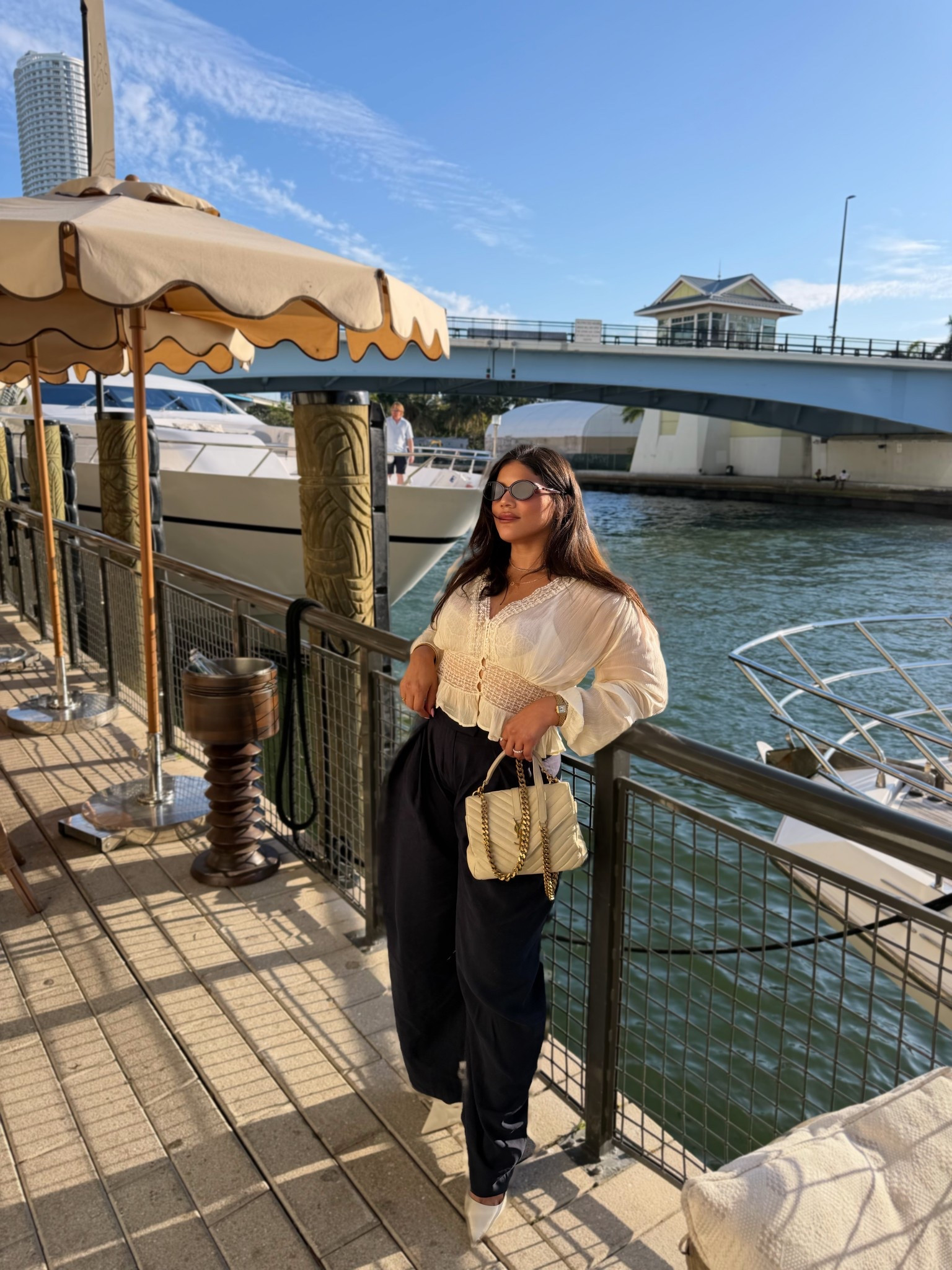 Pants size M
Top size L