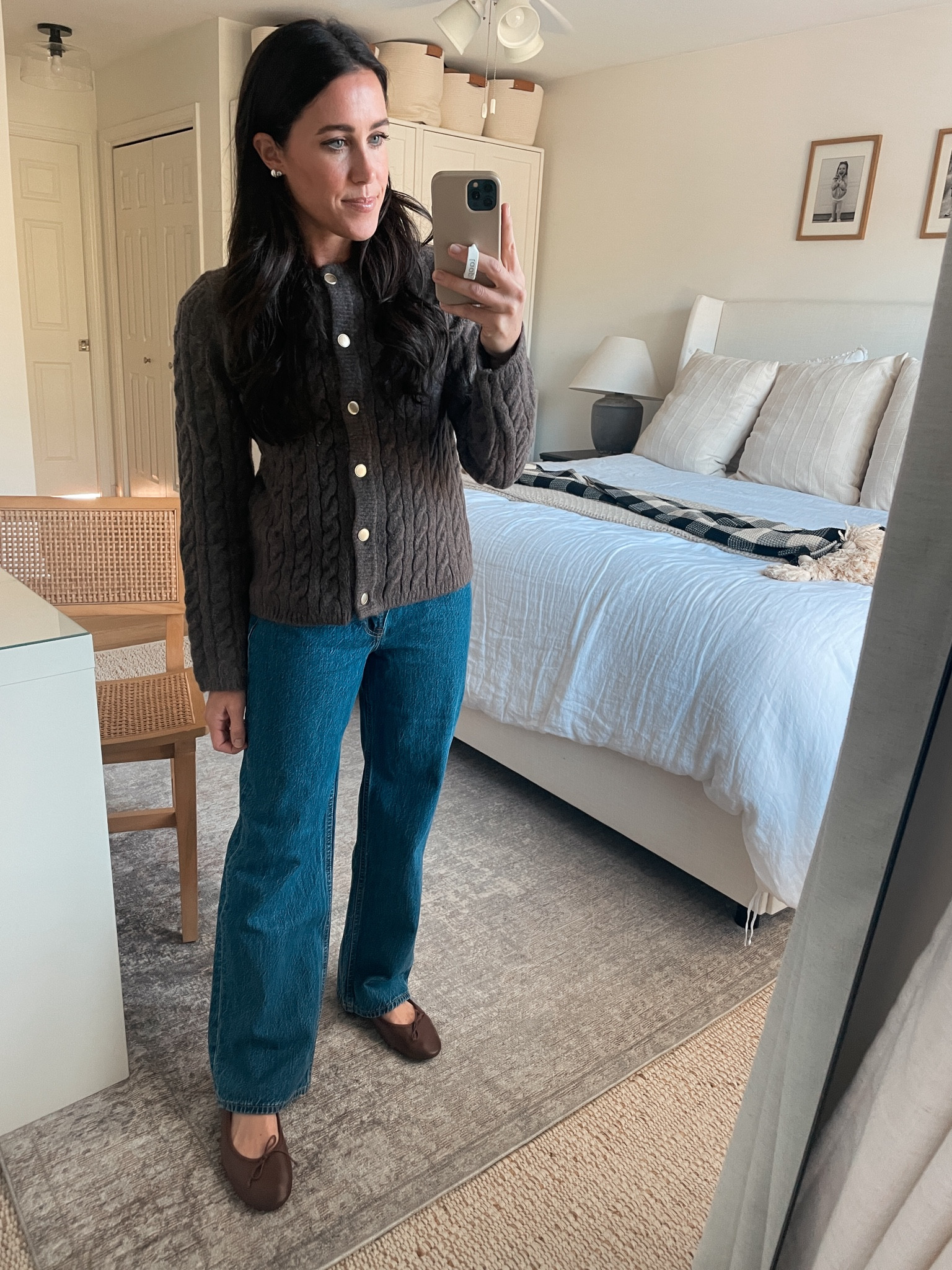 Abercrombie
Sweater small
Jeans 26 short

#LTKStyleTip #LTKFindsUnder100 #LTKSeasonal