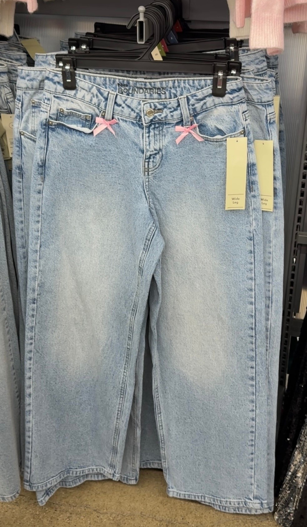 Love these $19 Walmart bow jeans!


#LTKFindsUnder100 #LTKStyleTip #LTKFindsUnder50