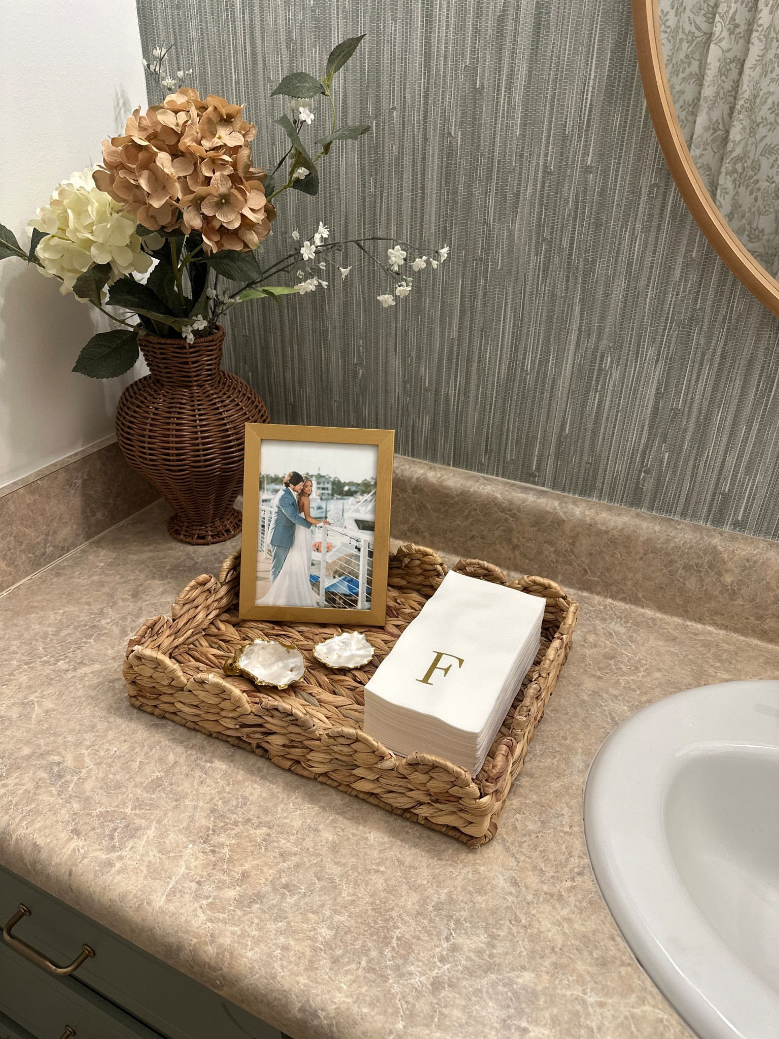The monogram bathroom hand towel napkins are perfect for drying off hands when you have guests over for a party instead of a wet hand towel hanging! & they will love the personalization and small detail 🌿

#LTKHome #LTKFindsUnder50 #LTKSaleAlert