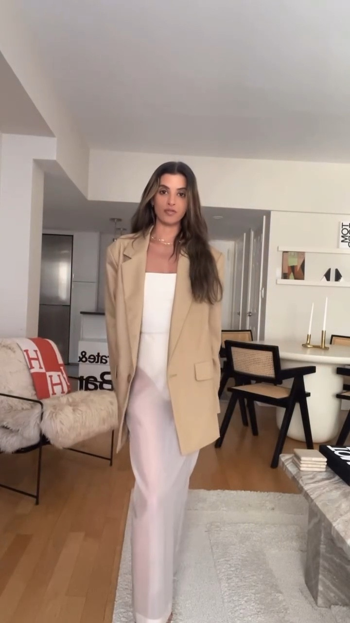 Do you want me to show up on time or do you want me to show up in a good outfit? Bc I can’t do both🤷🏽‍♀️

#outﬁtinspo #sheerskirt #fallstyleinspo #falltransitionoutfit #fallblazer #whattoweartoday #whatshouldiwear