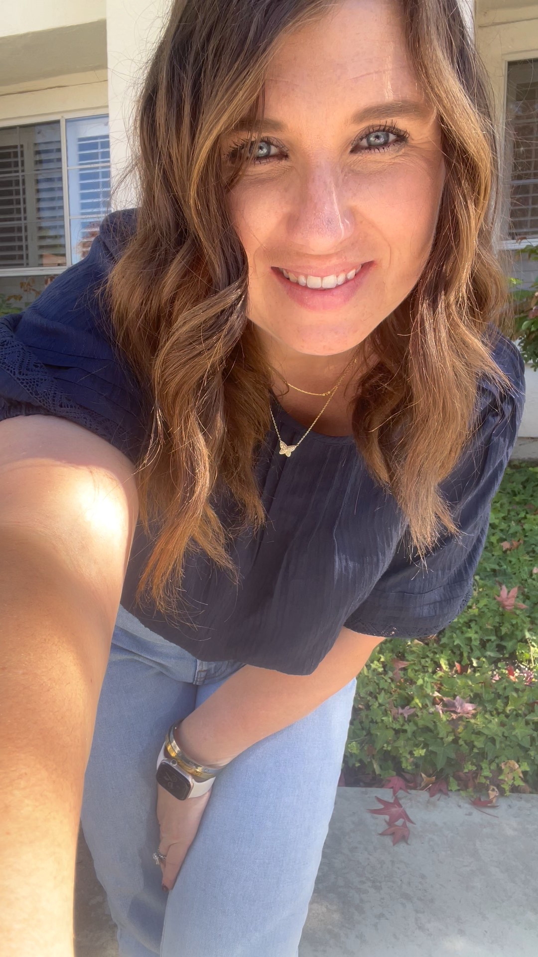 OOTD- the perfect top to wear with jeans. 💙 @LOFT @Sam Edelman @abercrombie @Kendra Scott 

#LTKFindsUnder50 #LTKShoeCrush #LTKStyleTip