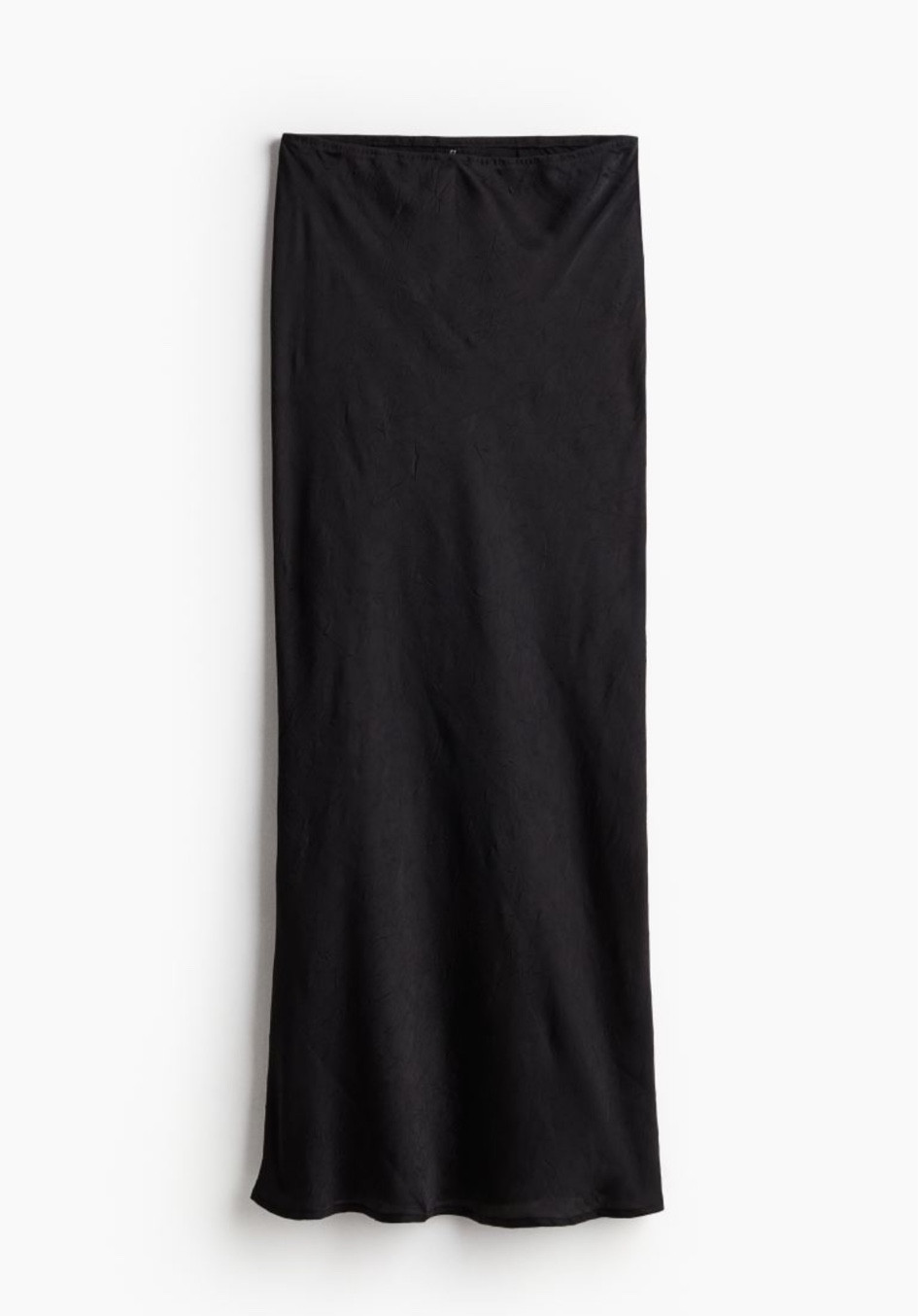 Black midis skirt 

#LTKuk #LTKeurope #LTKwinter