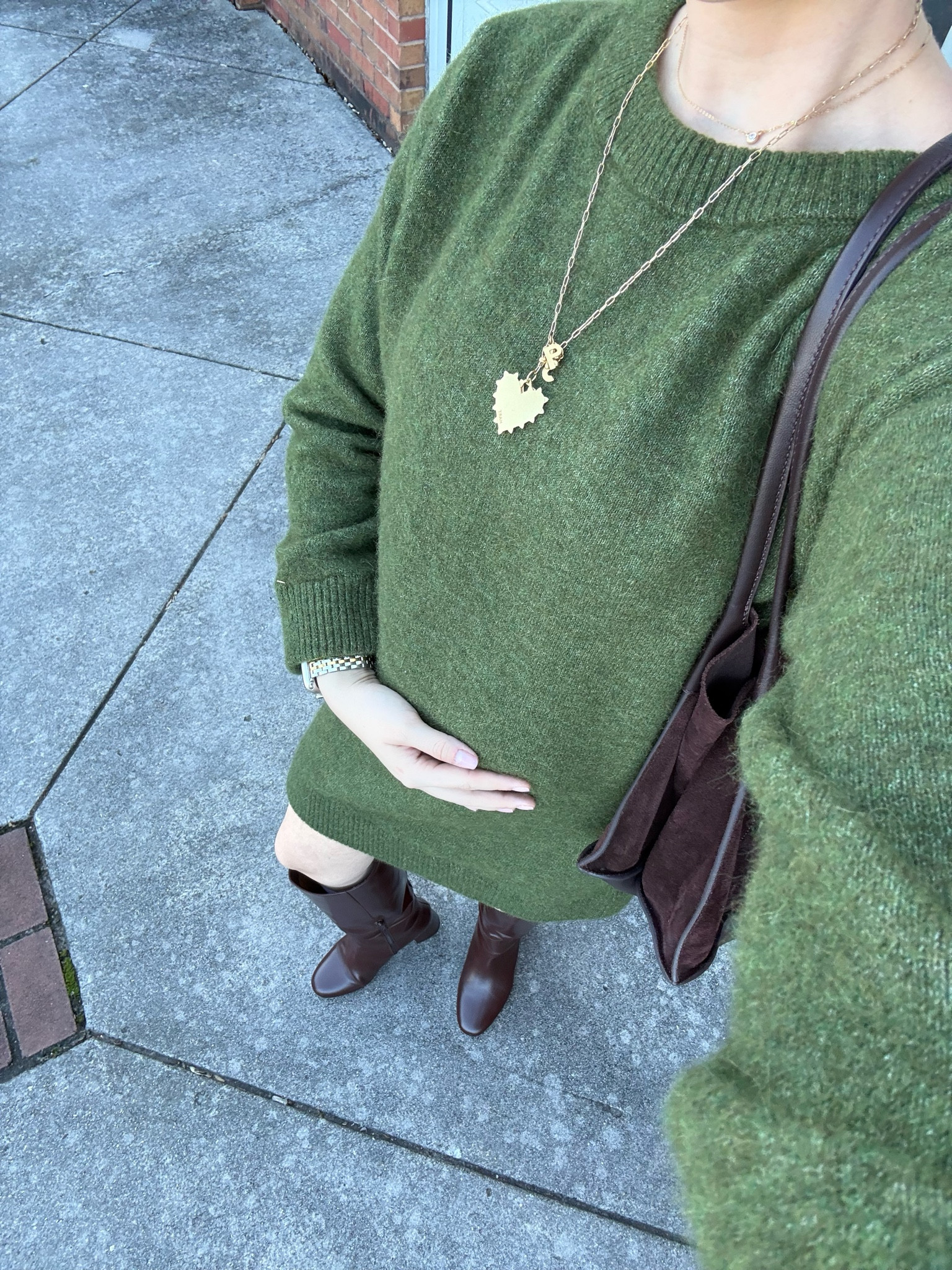 Todays outfit 🌿 green sweater dress (XS) and dark brown accessories 