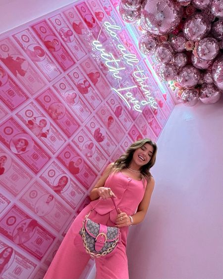 Pink 💗vest and matching trousers was the perfect combo with my super comfortable sneakers in Vegas 🎰 wearing a small in the vest and a 27 in the trousers✨ 

Vegas, Abercrombie, travel, spring outfit, summer outfit, vacation look, pink outfit Madison Payne

#LTKstyletip #LTKtravel #LTKSeasonal