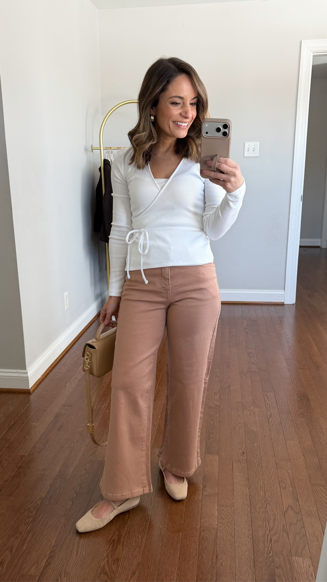 Love these jeans for spring! They also come in other colors including white. 

Jeans: 24 - 27” inseam. Petite has a 25” inseam. True to size but they stretch a lot with wear. 
Top: petite xxs 
Shoes: tts 

#LTKPetite