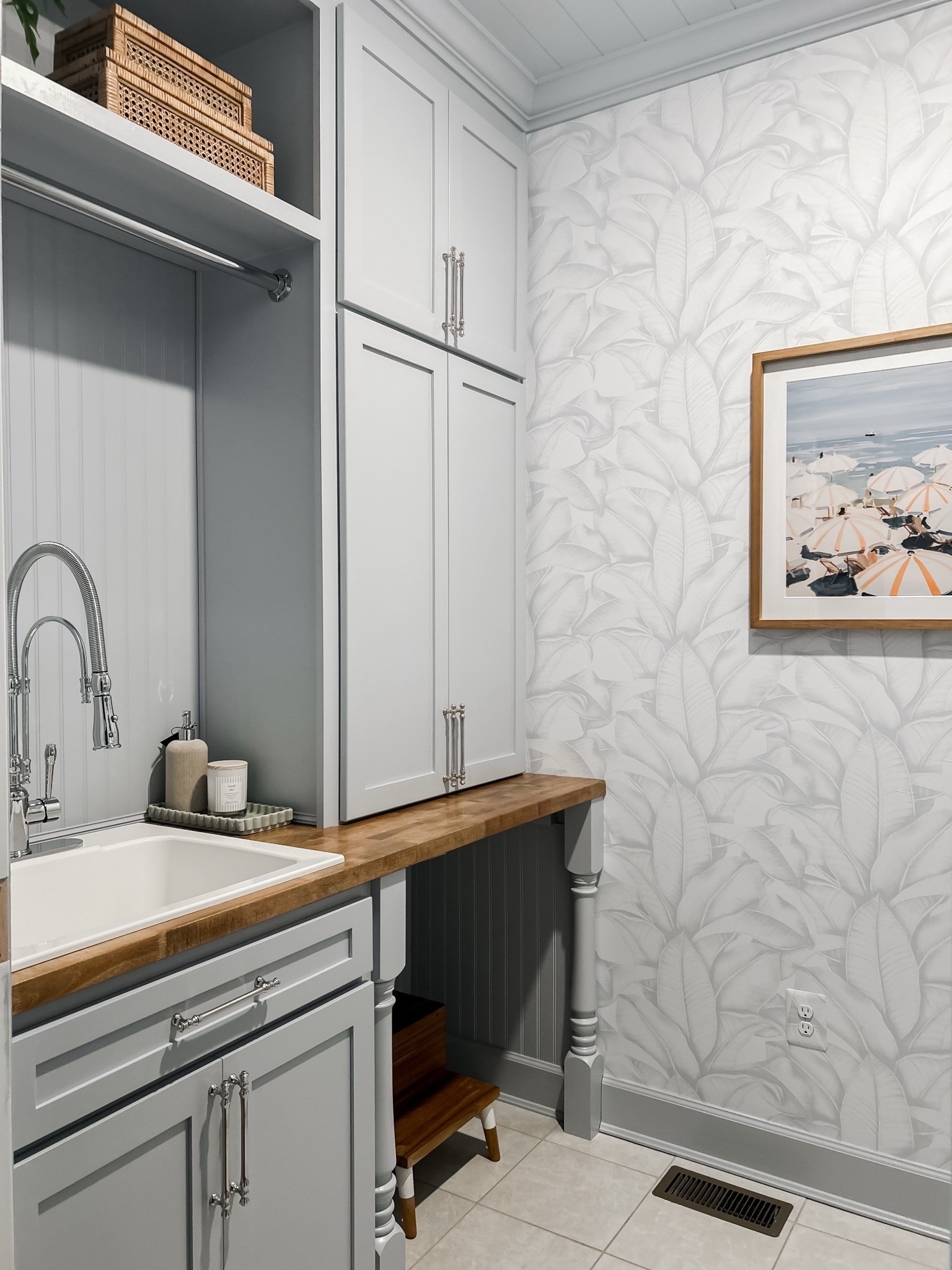 Laundry rooms work harder than almost any space in the house, so the right pieces matter. These affordable must-haves make everything feel more organized, functional, and honestly… a lot prettier too. Think smart storage, elevated basics, and little upgrades that give a custom look without the custom price.

Shop all my laundry room favorites here 🤍

#LTKhome #laundryroom #organizationideas #budgetfriendly #homedecor

#LTKHome
