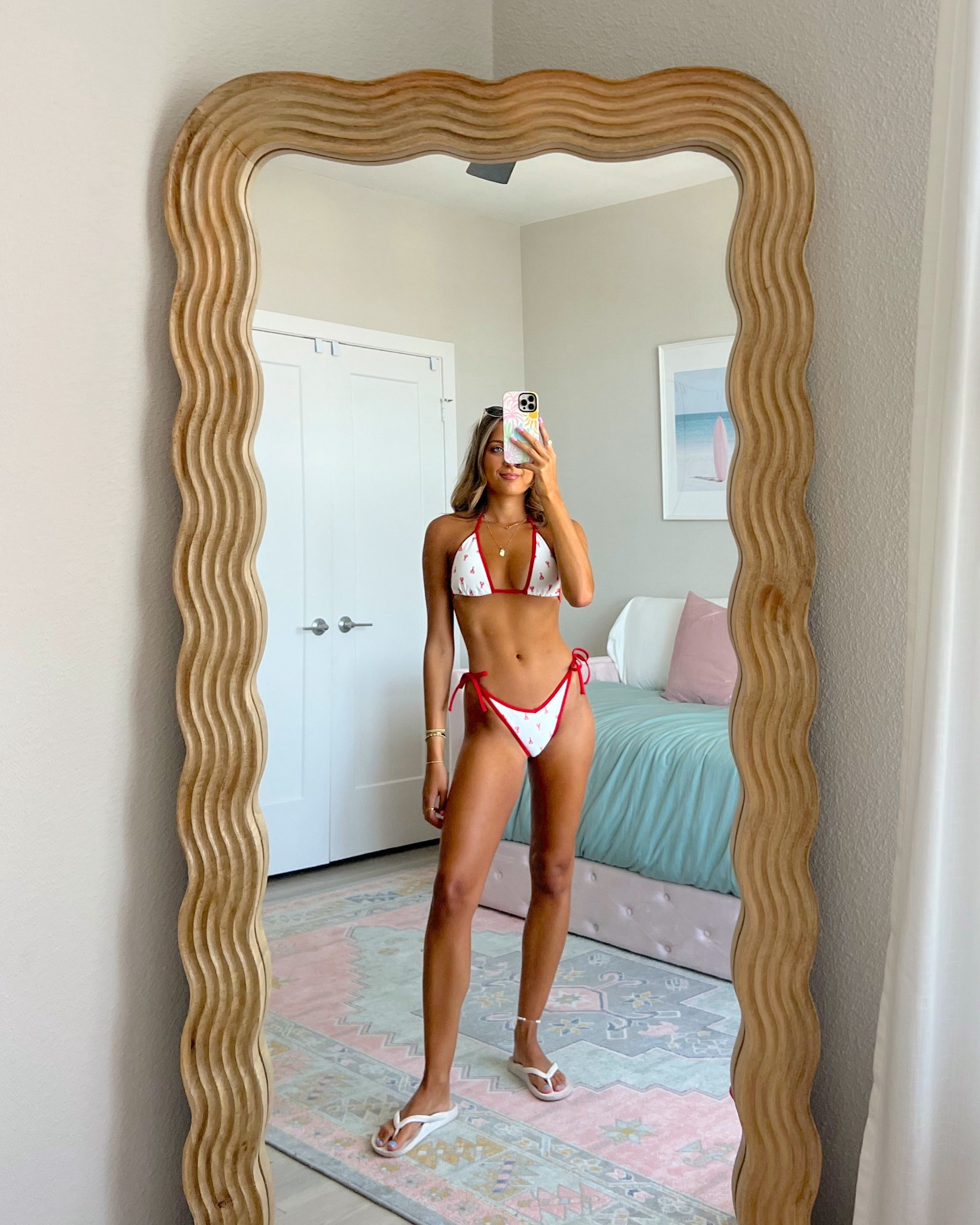 summer sale from Hollister! love these easy summer outfit ideas. wearing a size XS 💛