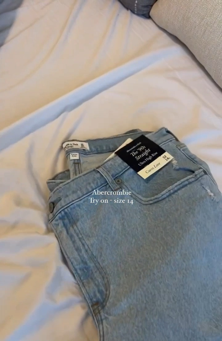 Abercrombie curve love 90s straight jeans, curvy girl, size 14.

#LTKcurves #LTKFind #LTKunder50