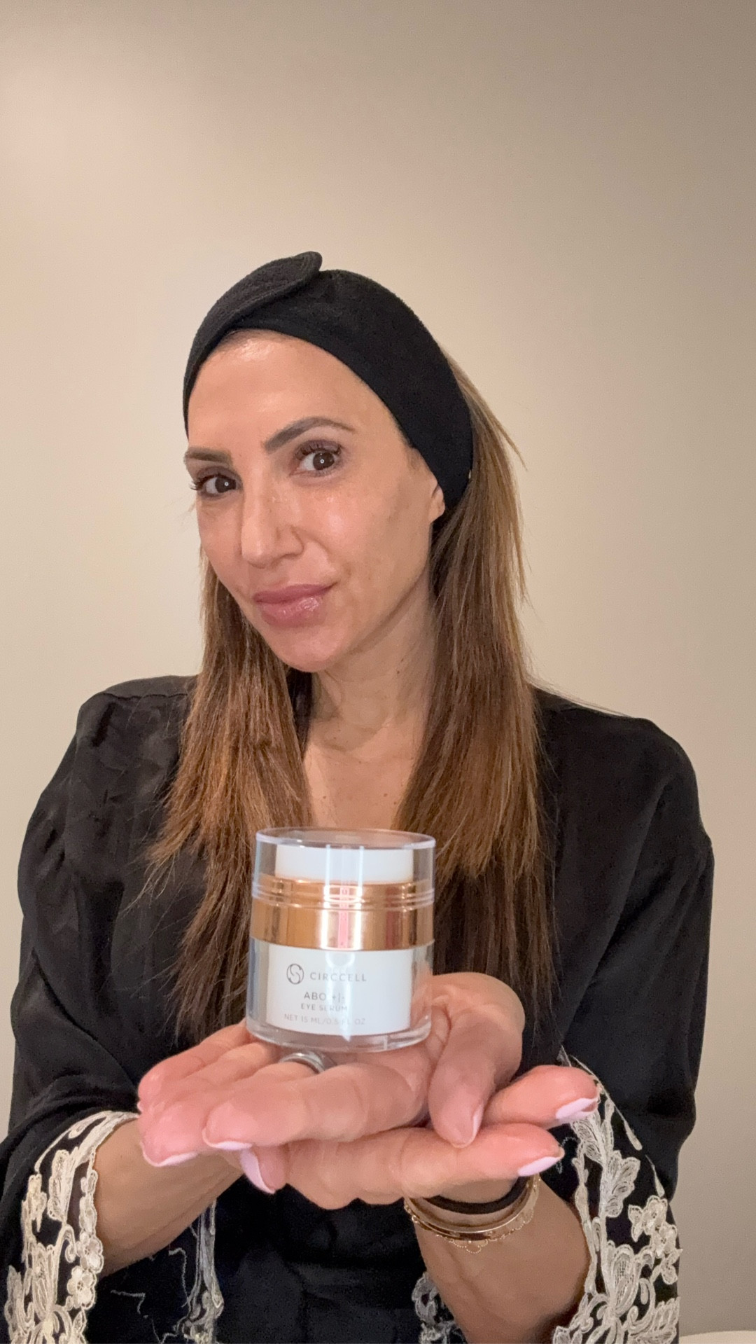 Lately I’ve been loving the Circcell Eye Cream for keeping my under-eyes smooth, hydrated, and refreshed — especially with travel, early mornings, and busy workdays. Perfect for dry, tired under eyes and a polished everyday skincare routine. Linked below 🤍
#EyeCream #SkincareRoutine #LuxurySkincare #UnderEyeCare #Circcell #BeautyRoutine#ad


#LTKmorningroutine #LTKU #LTKselfcare