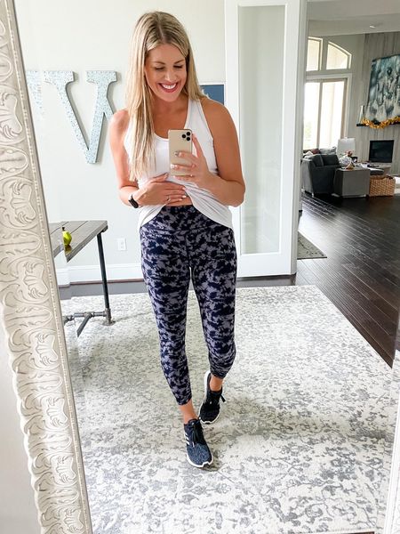 Activewear outfit idea



Fashion blog  fashion blogger  fashion finds  women’s fashion  women’s activewear  Athleisure look  trendy workout look  Home workout essentials  what I wore  

#LTKover40 #LTKstyletip #LTKfitness