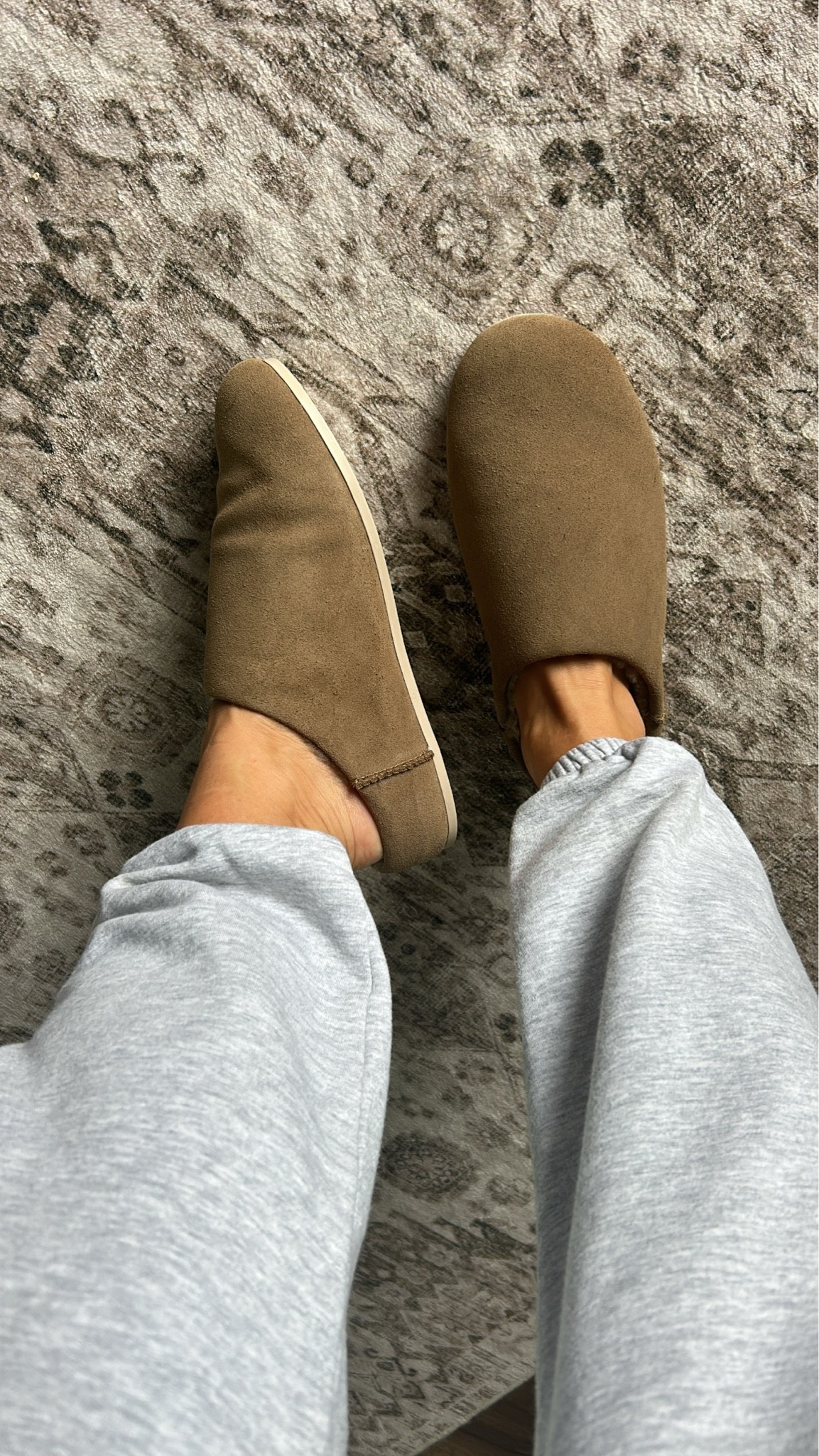 New Ugg slippers for fall - these run narrow! @Shopbop

#LTKootd #LTKSaleAlert #LTKSeasonal