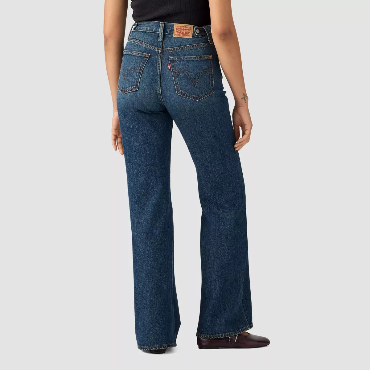 Levi's® Women's Handled Cinch Flare Pant Medium Wash 24 | Target