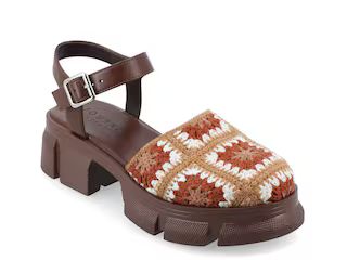 Journee Collection Dorit Platform Sandal | DSW