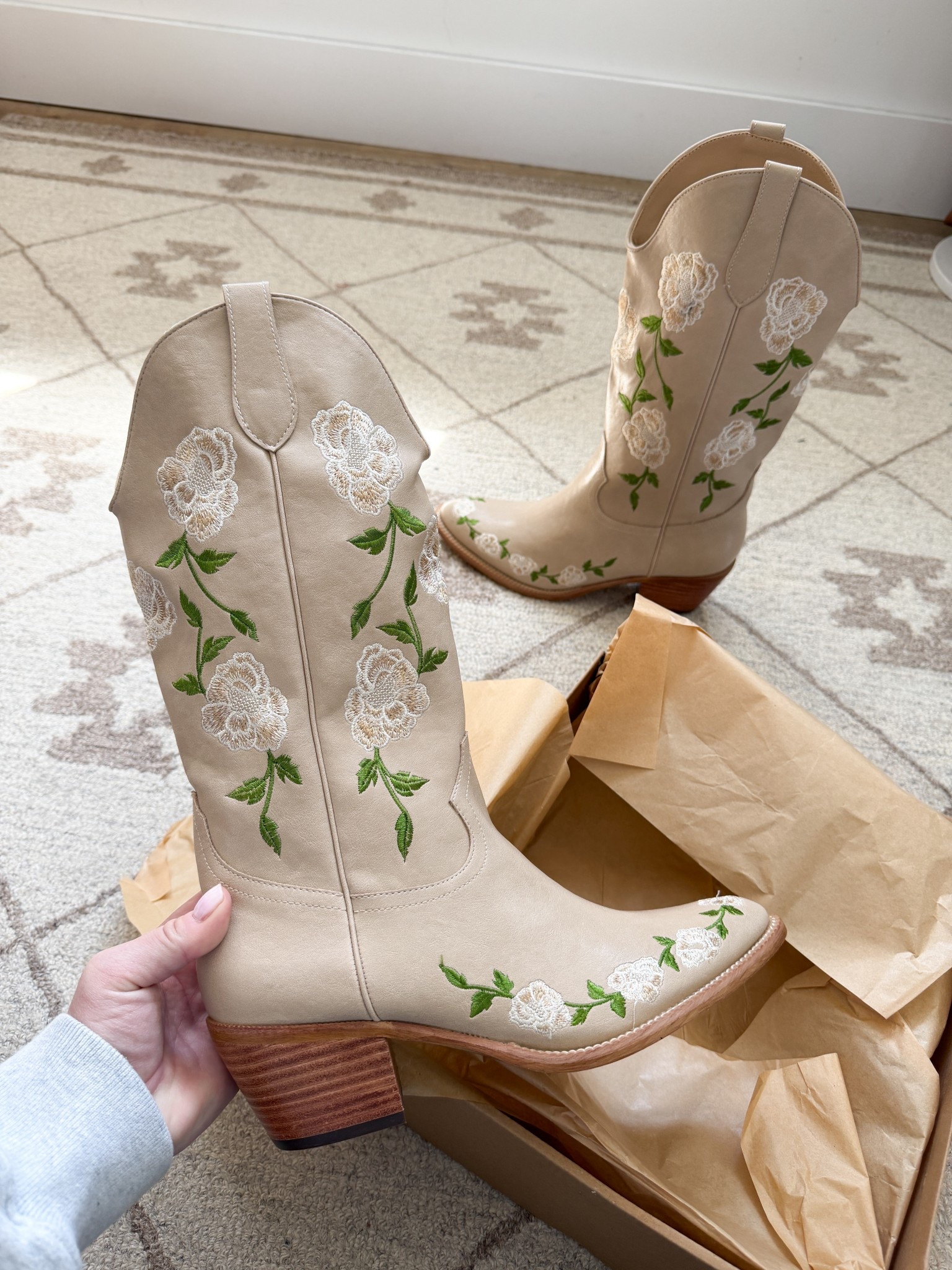 Obsessing over these floral cowboy boots at Vici. Perfect for a festival or concert! Use code KATIEK30 to save 🤍

#LTKootd #LTKSaleAlert #LTKSeasonal