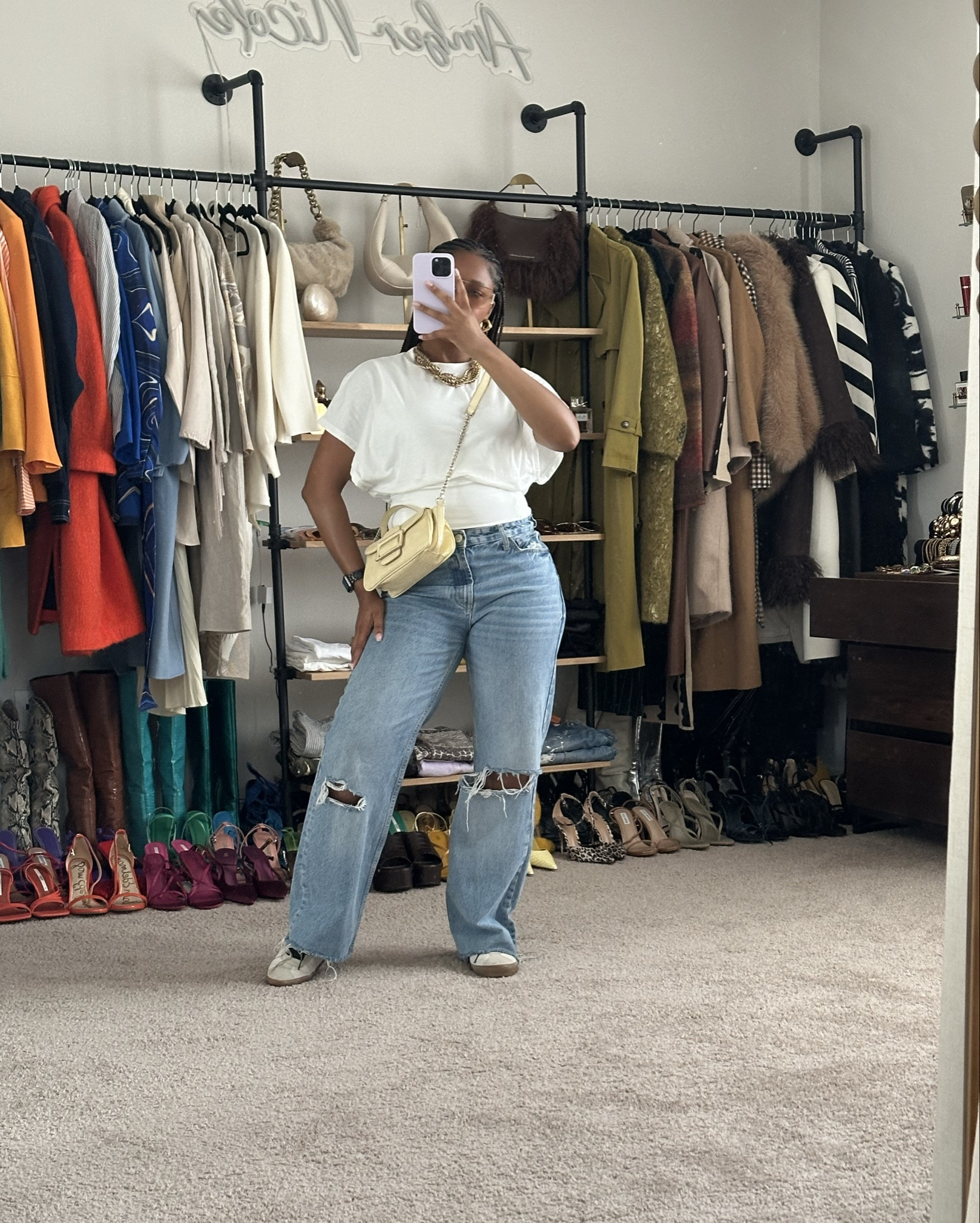 Effortless everyday outfit. linked similar items below. 

Zara pants soldout but here’s codes for similar ones: 4060/126/401
-4730/248/445

#LTKPetite #LTKStyleTip #LTKBeauty