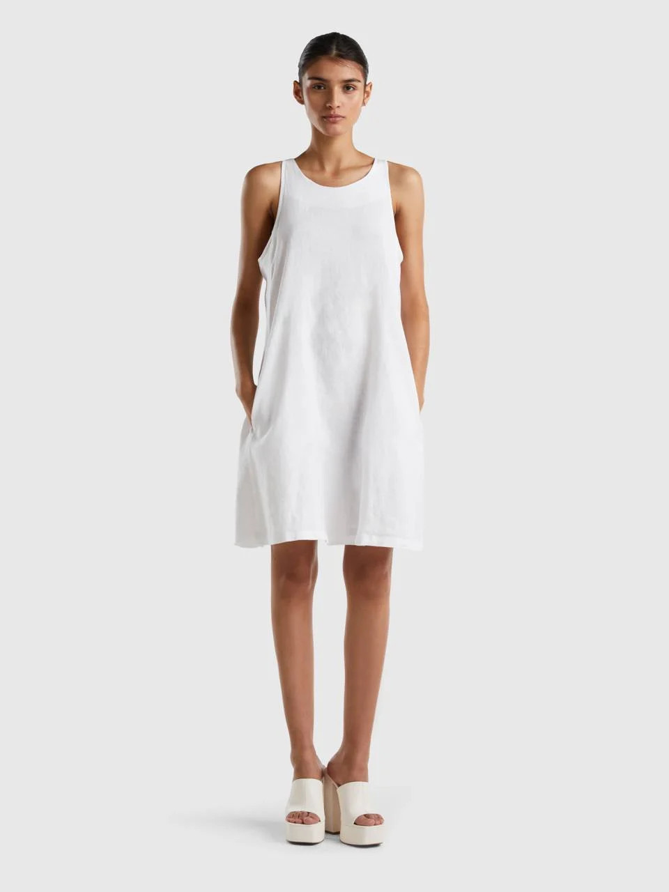 Sleeveless dress in pure linen - White | Benetton | Benetton (EU)