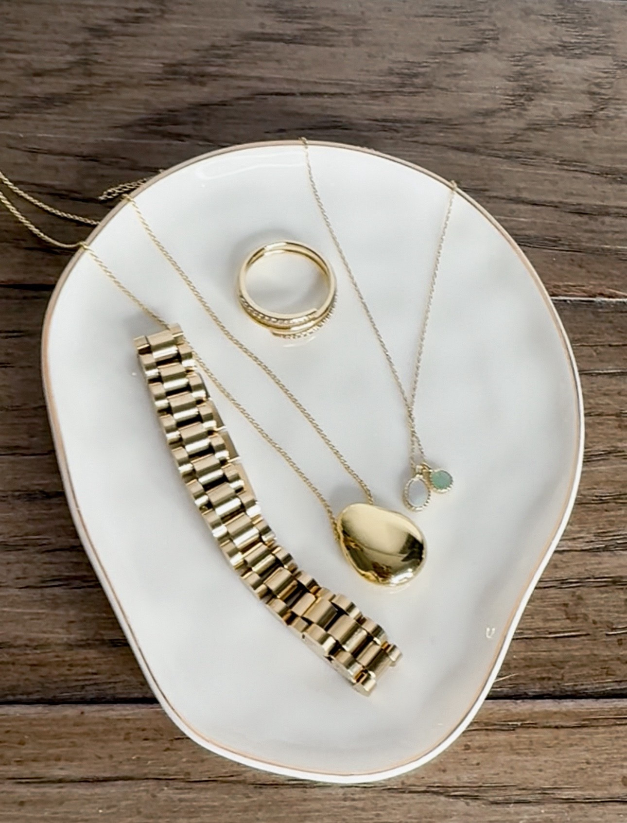 @analuisanyc #analuisanyc #analuisajewelry 
Gold jewelry 
Holiday gift idea for her 

#LTKGiftGuide #LTKHoliday