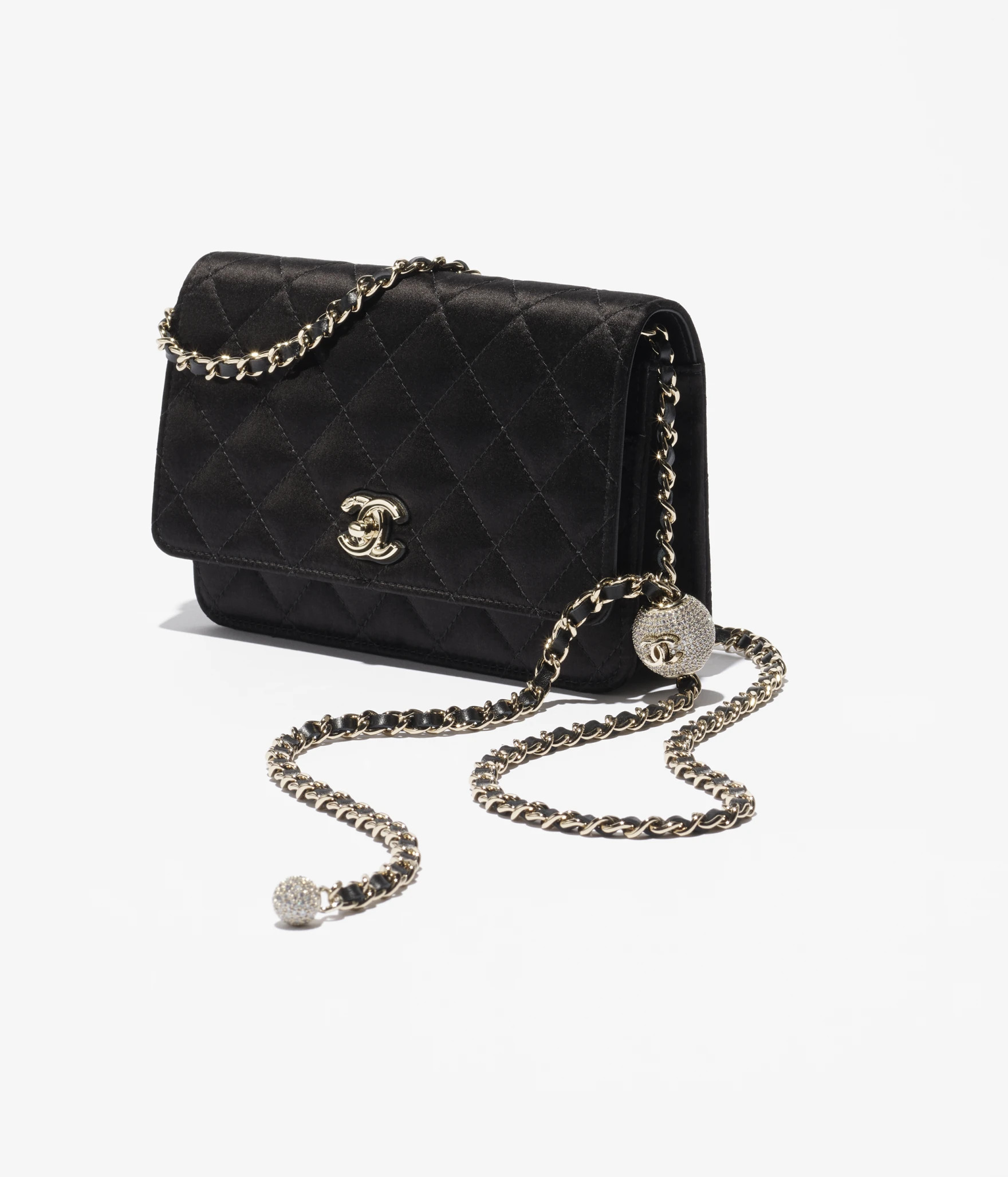 Wallet on chain - Mixed fibers, silk, strass & gold-tone metal, black — Fashion | CHANEL | Chanel, Inc. (US)