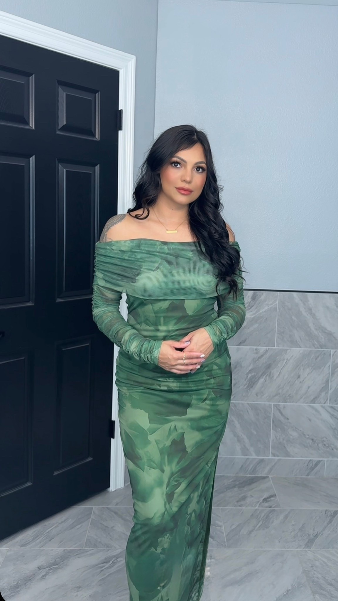 Cute long sleeve green dress for any event 
Size medium 
Shoes size 7 

#LTKmomlife #LTKootd #LTKWedding