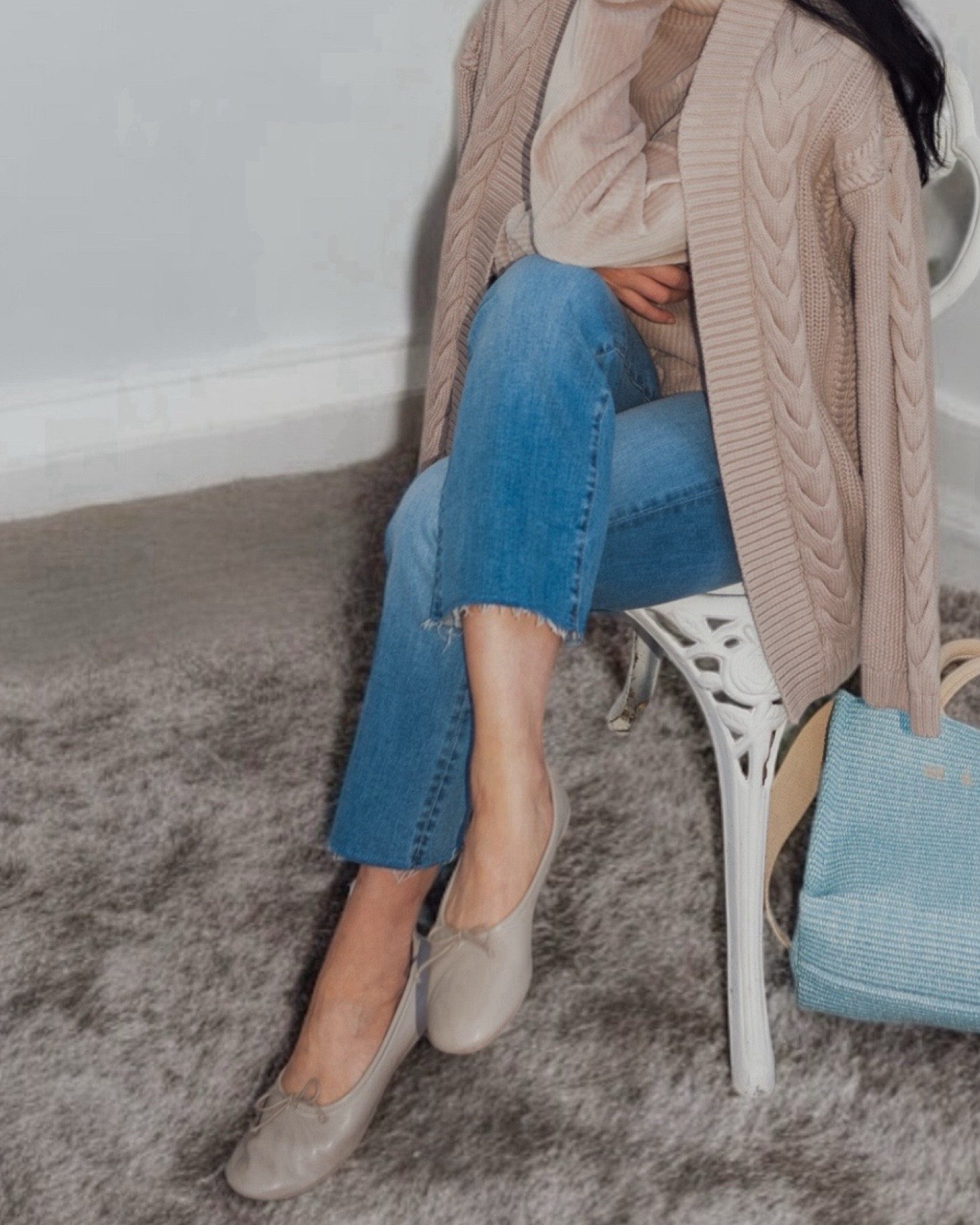 Cozy does it. New jeans, flats and cardigan love. 

#LTKHoliday #LTKShoeCrush #LTKGiftGuide