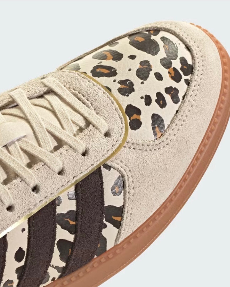 Leopard, but make it wearable 🐆🤍
These sneakers are the perfect mix of neutral + fun and go with way more outfits than you’d think.

✔️ Comfy for everyday wear
✔️ Neutral tones with a subtle leopard print
✔️ Easy to dress up or down
✔️ A little statement without being loud

I linked the exact sneakers in my LTK 👟
👉 Link in bio + comments

#SneakerStyle #LeopardPrint #EverydaySneakers #LTKFinds #CasualOutfits