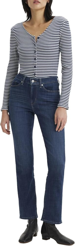 Levi's Women's Classic Straight Jeans (Also Available in Plus) | Amazon (US)