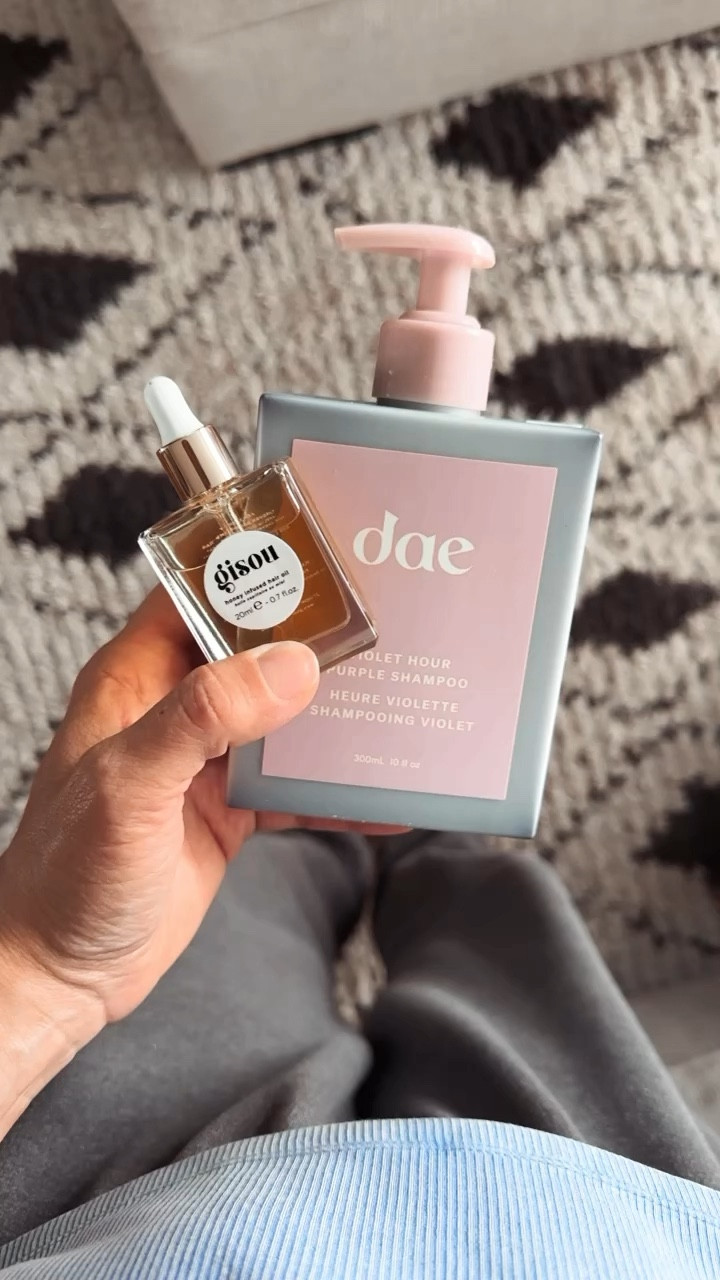 this hair oil smells sooo amazing! And it’s super lightweight! And excited to try this dae purple shampoo!