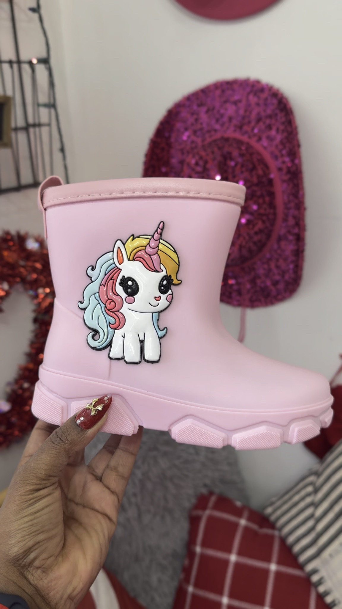 Super cute spring shoes for your toddlers are officially a MUST 🌸👟

Lightweight sneakers
Little sandals with bows
Pastel slip ons
Cute character flats
Easy velcro everyday pairs

Perfect for park days, spring photos, church, and running errands with mama. They need shoes that are comfy for playing but still giving mini fashionista energy.

I linked the cutest toddler spring shoes so you can grab them before the popular sizes sell out.

#ToddlerStyle #SpringShoes #MiniFashionista #ToddlerFashion #MomLifeFinds #CuteKidsStyle #ShoppingWithPriiincesss #AtlantaMom


#LTKootd #LTKBaby #LTKKids