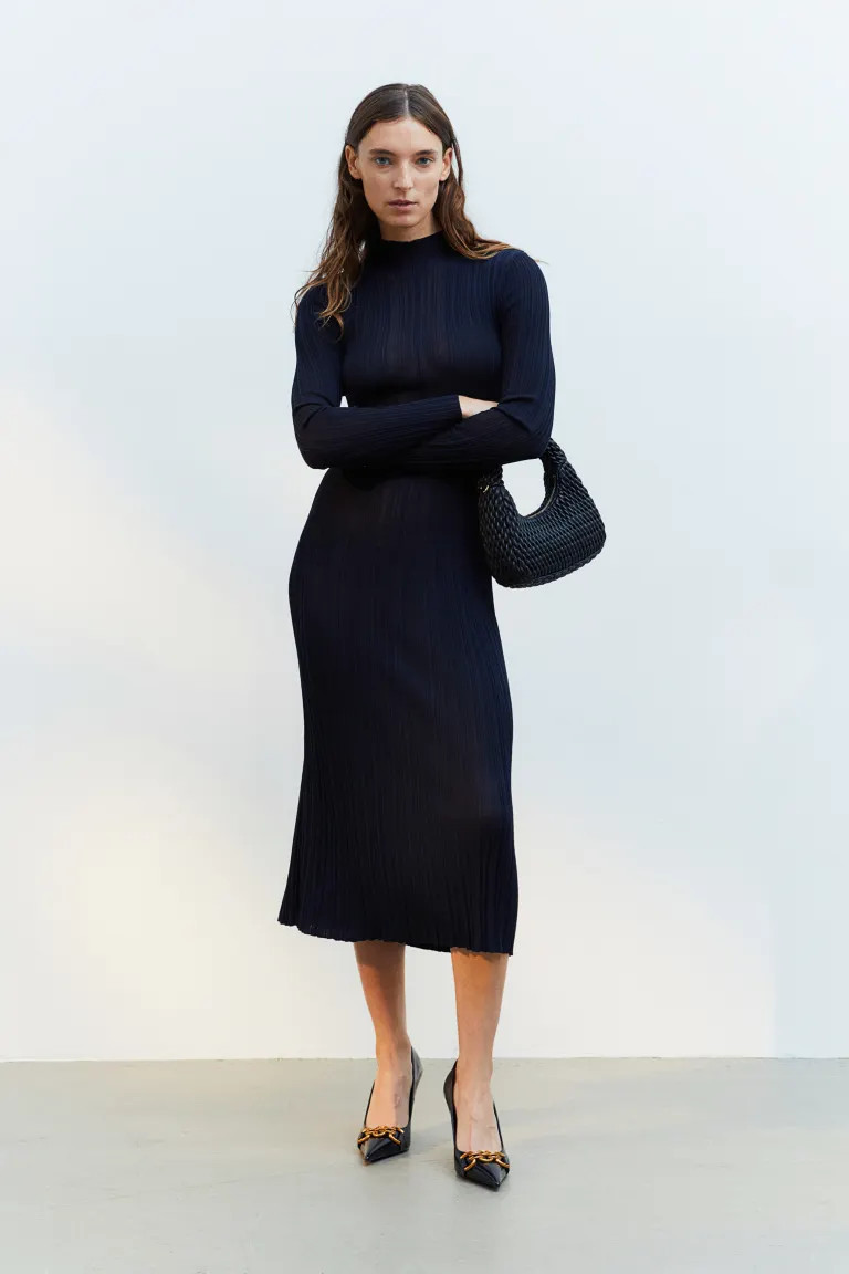 Turtleneck knitted dress - Navy blue - Ladies | H&M GB | H&M (UK, MY, IN, SG, PH, TW, HK)