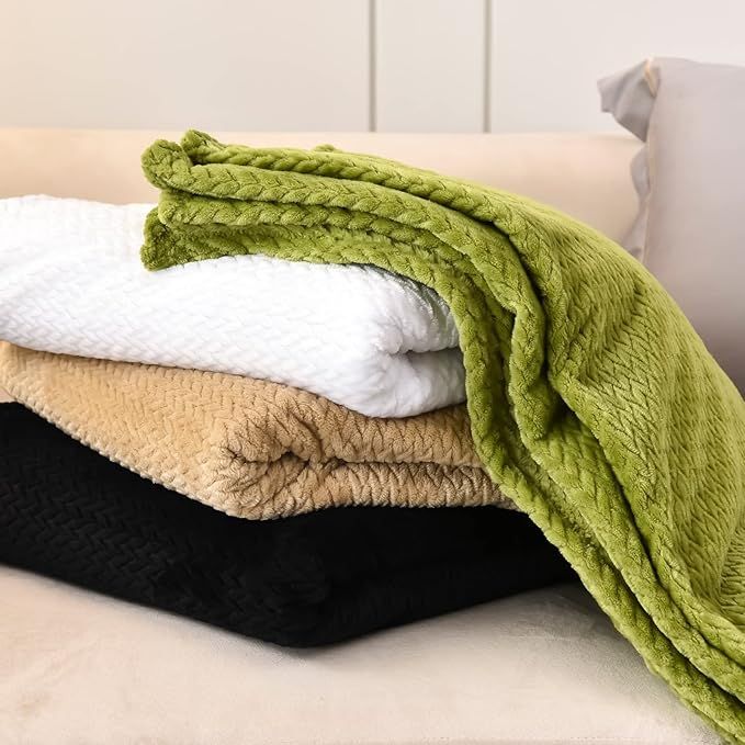 NEWCOSPLAY Super Soft Throw Blanket Premium Silky Flannel Fleece Leaves Pattern Lightweight Blank... | Amazon (US)
