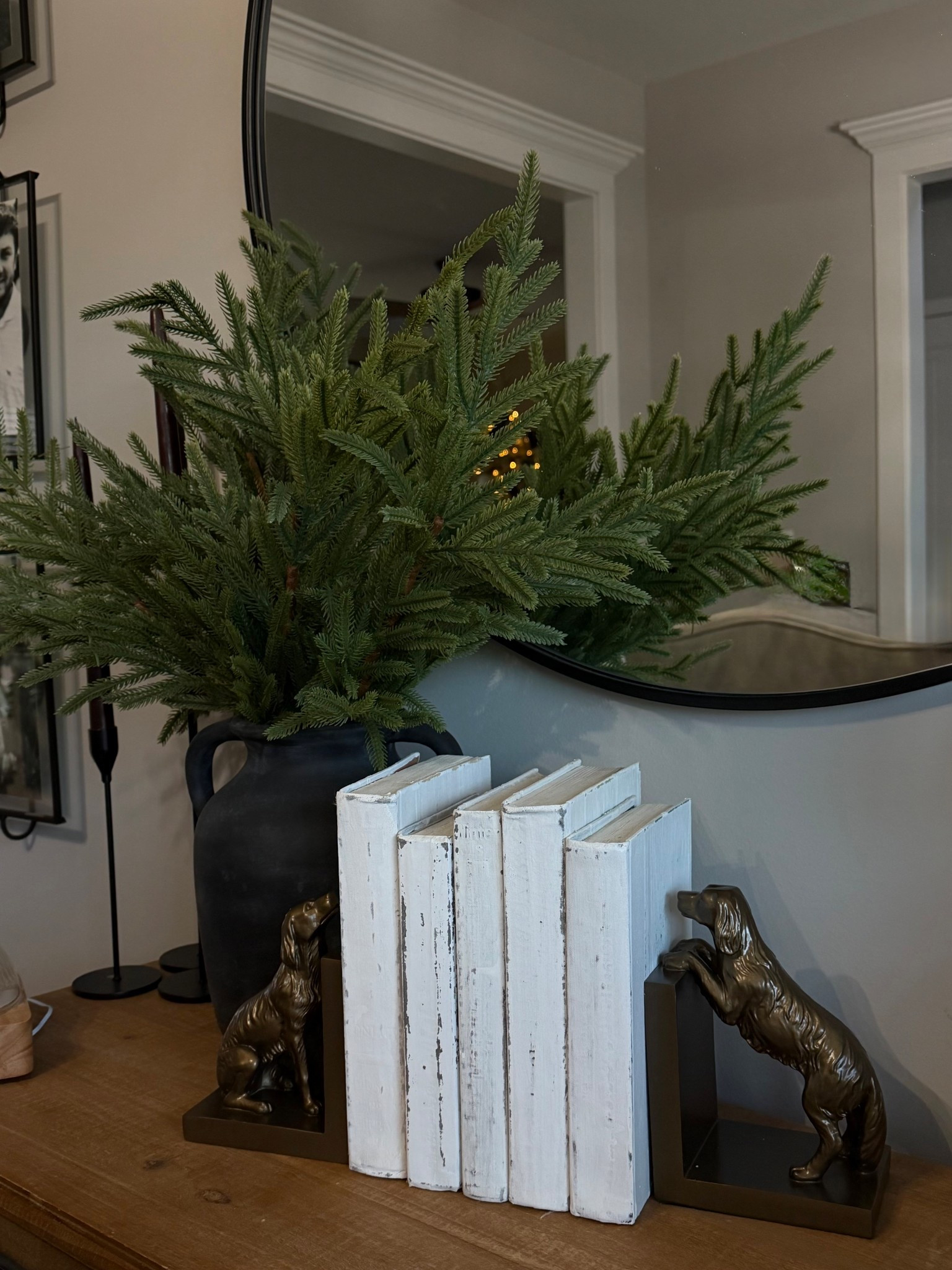 amazon golden retriever book ends 

#LTKCyberWeek #LTKGiftGuide #LTKHoliday