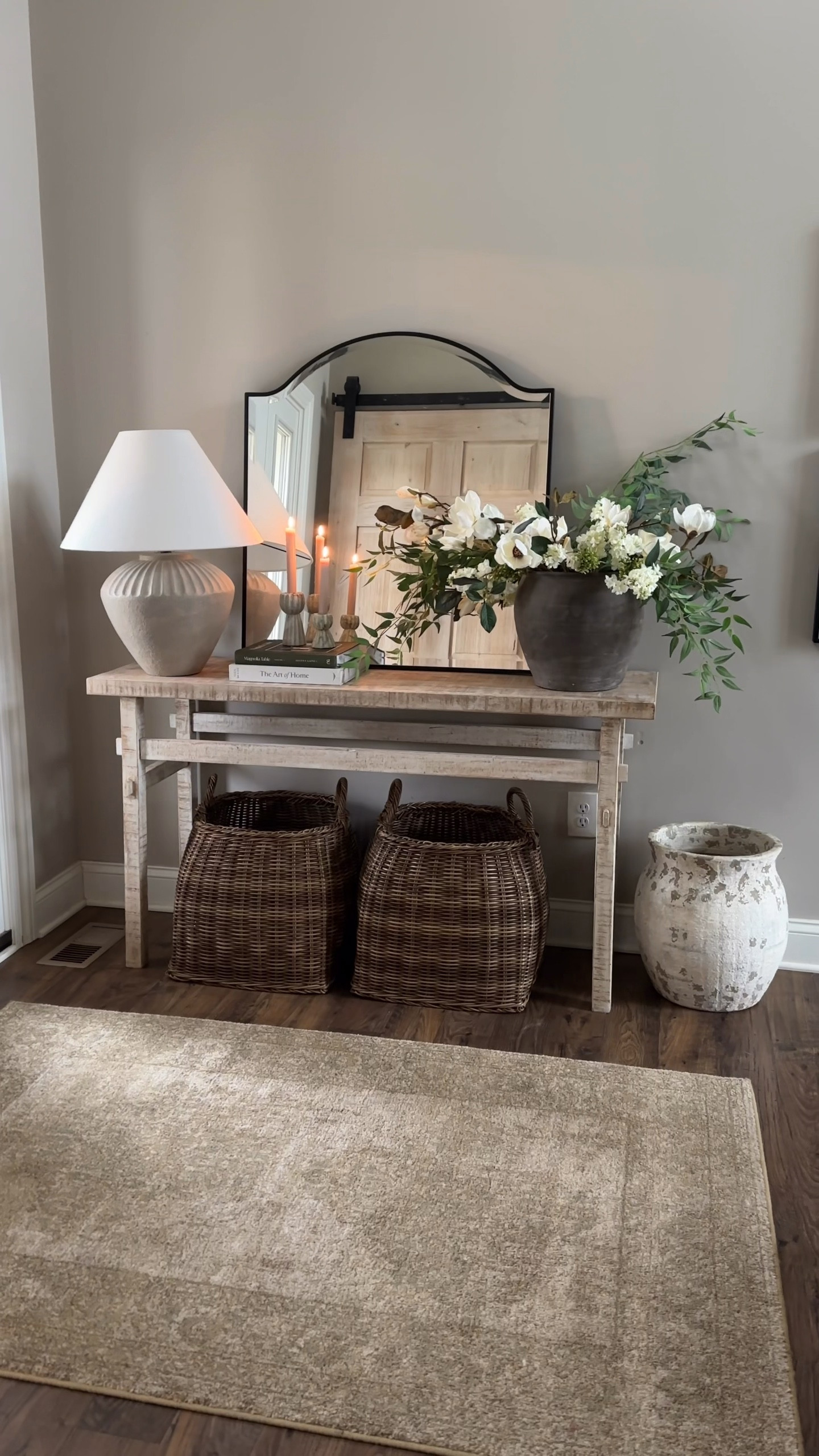 Entry way / console / spring / foyer 

#LTKSeasonal #LTKHome