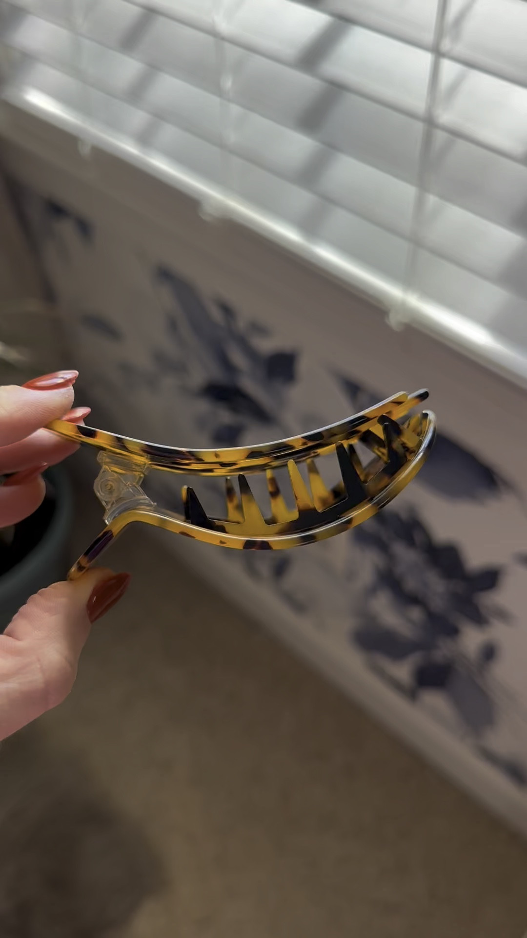 If you love to work out but don’t want a hair crease you need this!

Athletic girl hair clip  🩷

#LTKActive #LTKBeauty #LTKFitness