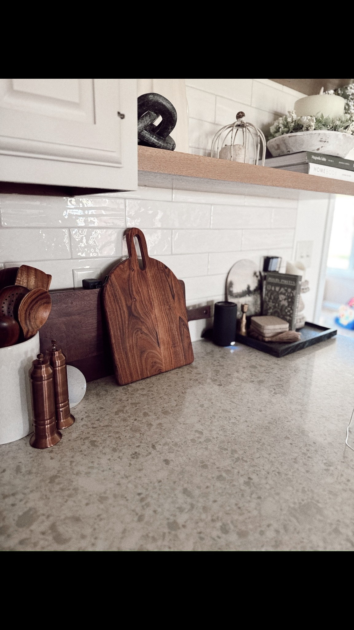 Everyday kitchen staples, but make them pretty 🤎 Linked my favorite wooden cutting boards, countertop tray, neutral cookbooks, and those copper salt & pepper grinders I get asked about all the time. These simple pieces make your space feel intentional without trying too hard. #LTKHome #KitchenDecor #CountertopStyling #NeutralHome

#LTKFindsUnder50 #LTKStyleTip #LTKFindsUnder100