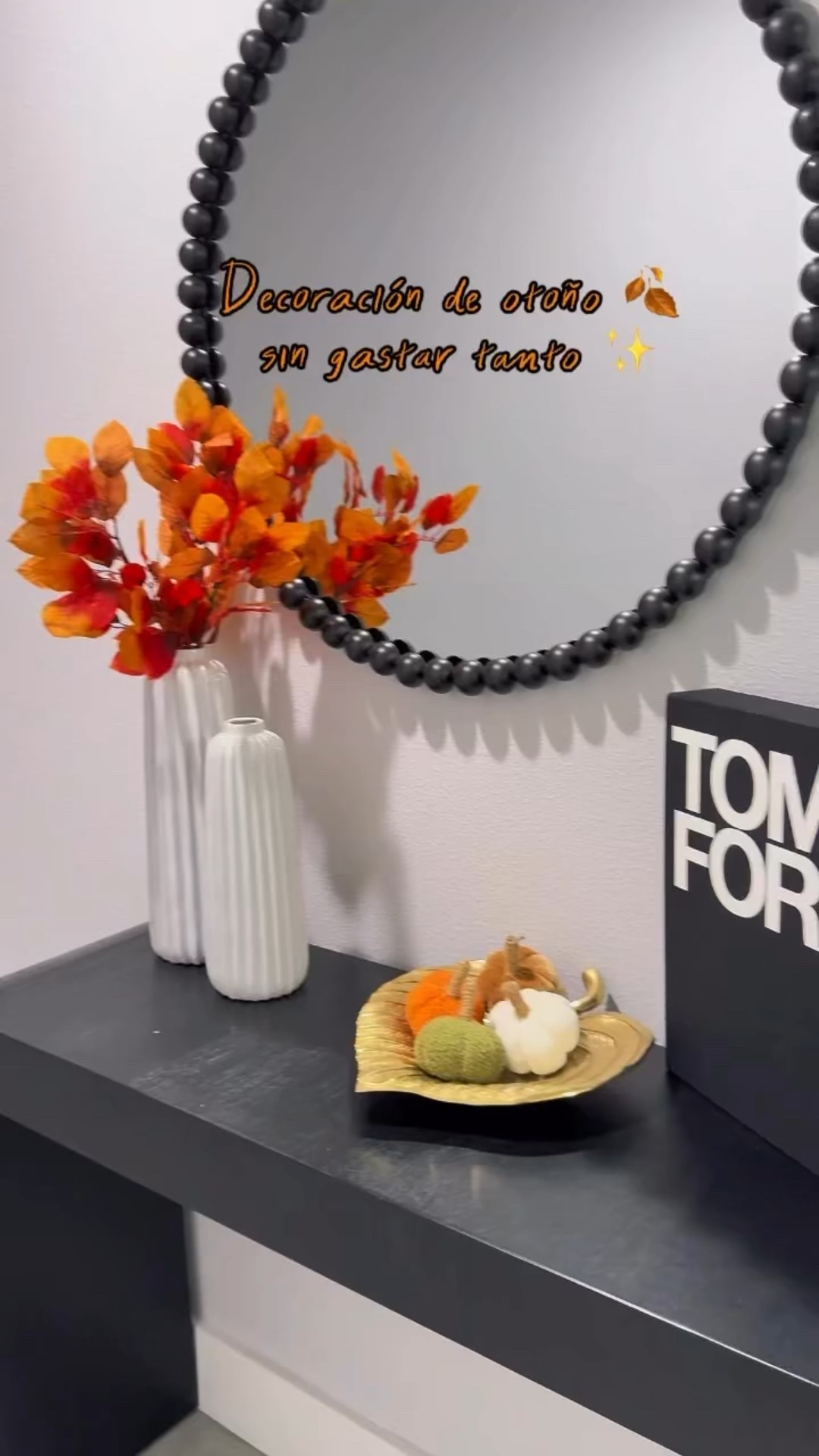 Tu casa no tiene que ser enorme ni lujosa para sentirse especial ✨. A veces, pequeños detalles llenos de amor transforman cualquier rincón 🍂🏡. Les dejé en mi tienda de Amazon algunas de las decoraciones que usé para darle ese toque otoñal cozy que tanto me encanta 🤭🤎 #decoraciondeotoño🍁 	#hogarcozy #casaconestilo #ideasdedecoración
