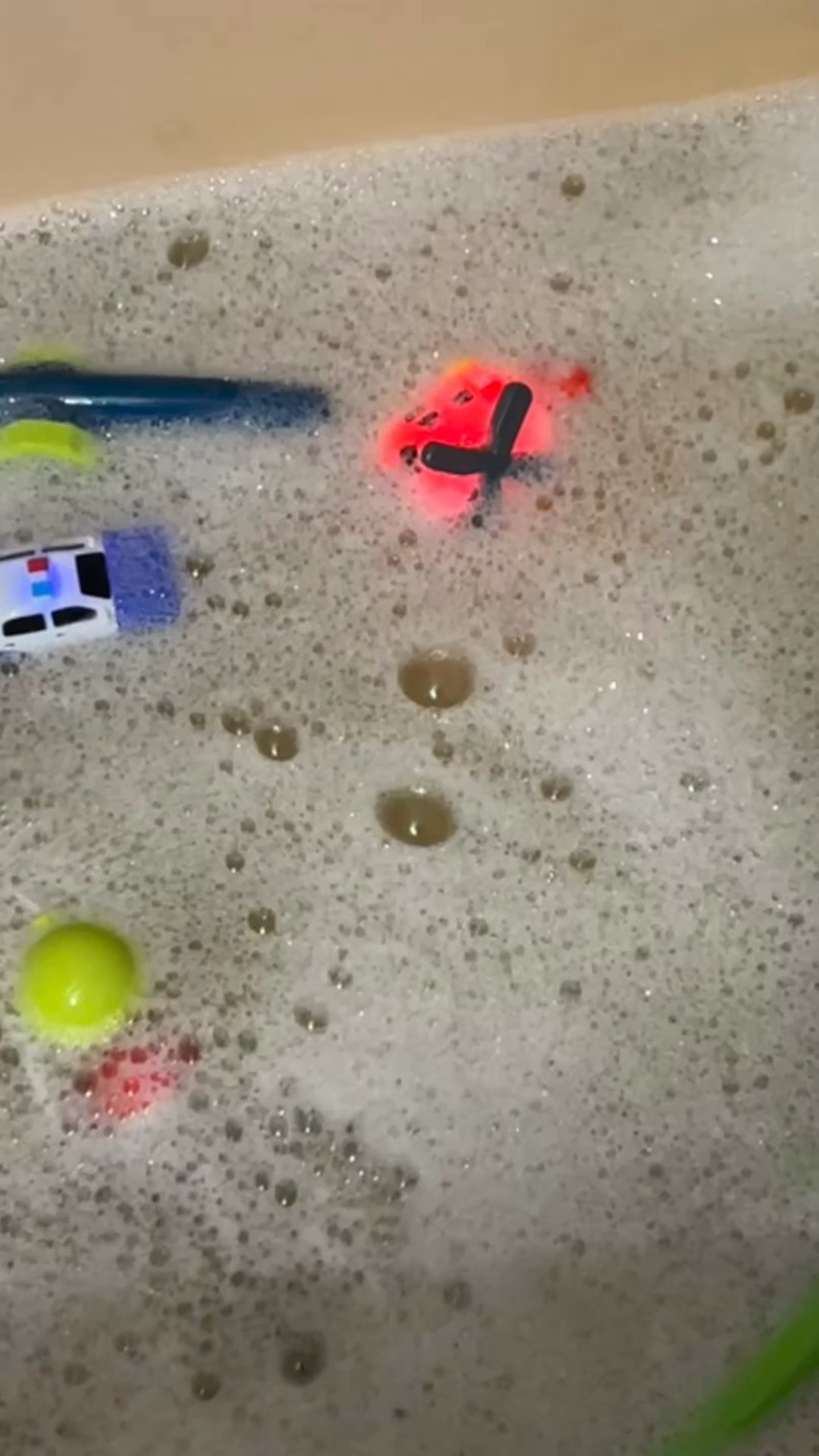 Bath time is extra fun now with new toys from grandma 😁