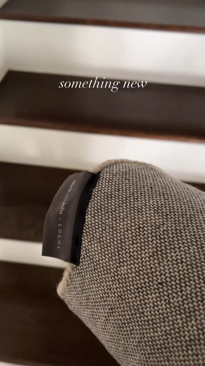 Newest Chris Loves Julia and Loloi collaboration has the cutest scalloped rug and velvet pillows 



#LTKHome