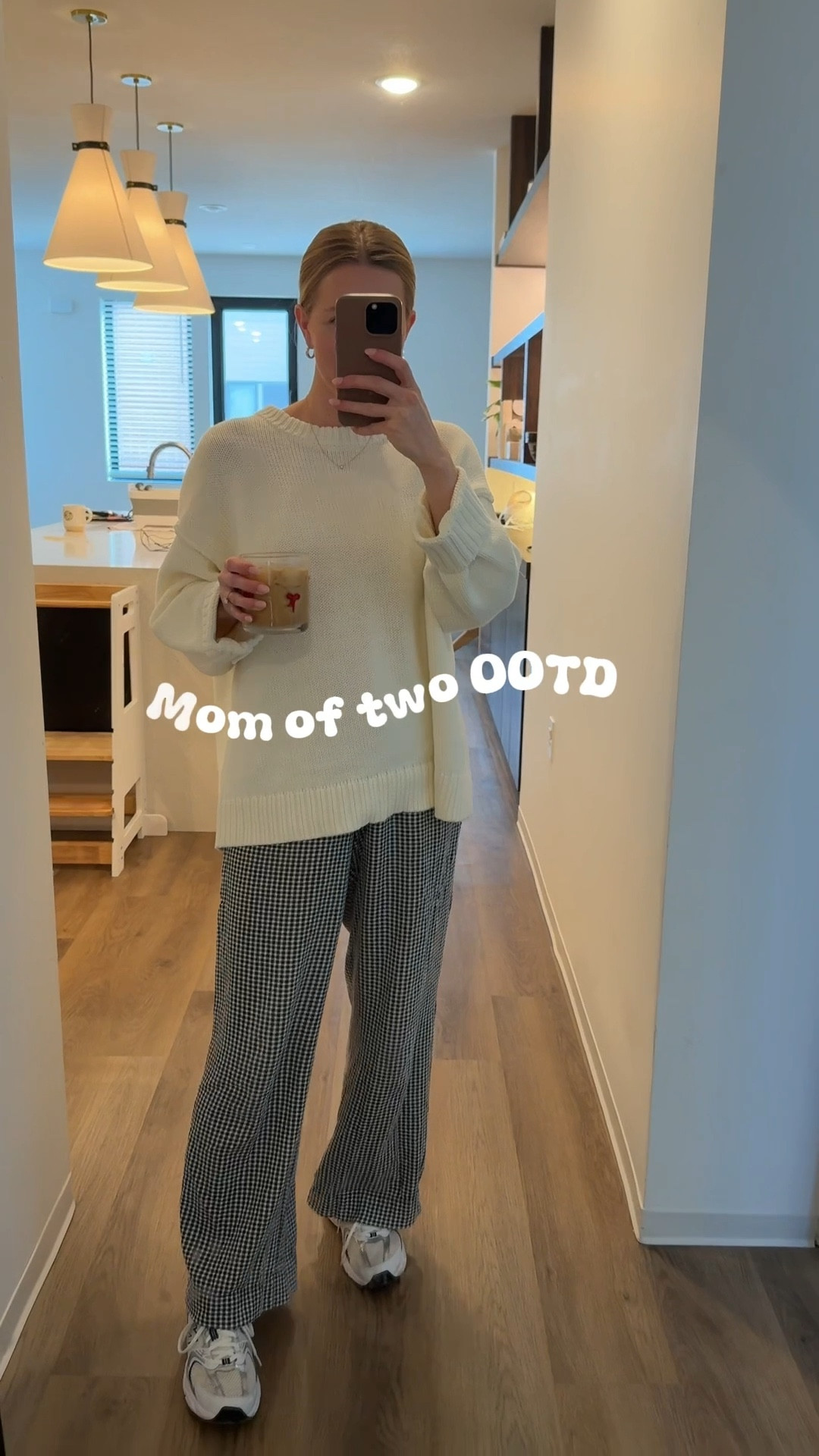 mom of two comfy OOTD 💫 size small in sweater. XS in bottoms. 

#LTKootd
