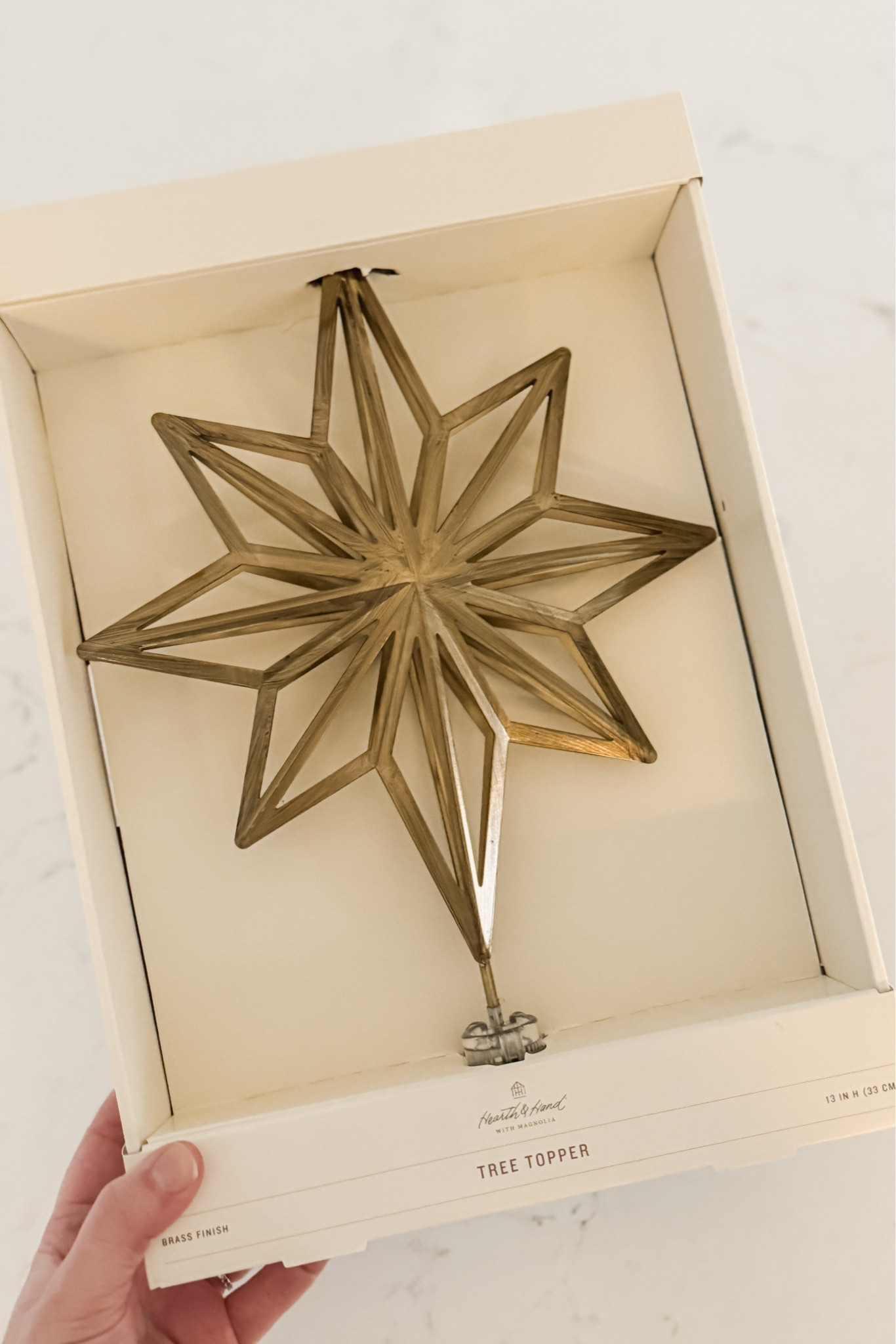 I couldn’t resist buying this tree topper when I was on a recent Target run! I love the shape, the metal construction & brass finish, and the CLEAR

#LTKSeasonal #LTKHome #LTKHoliday